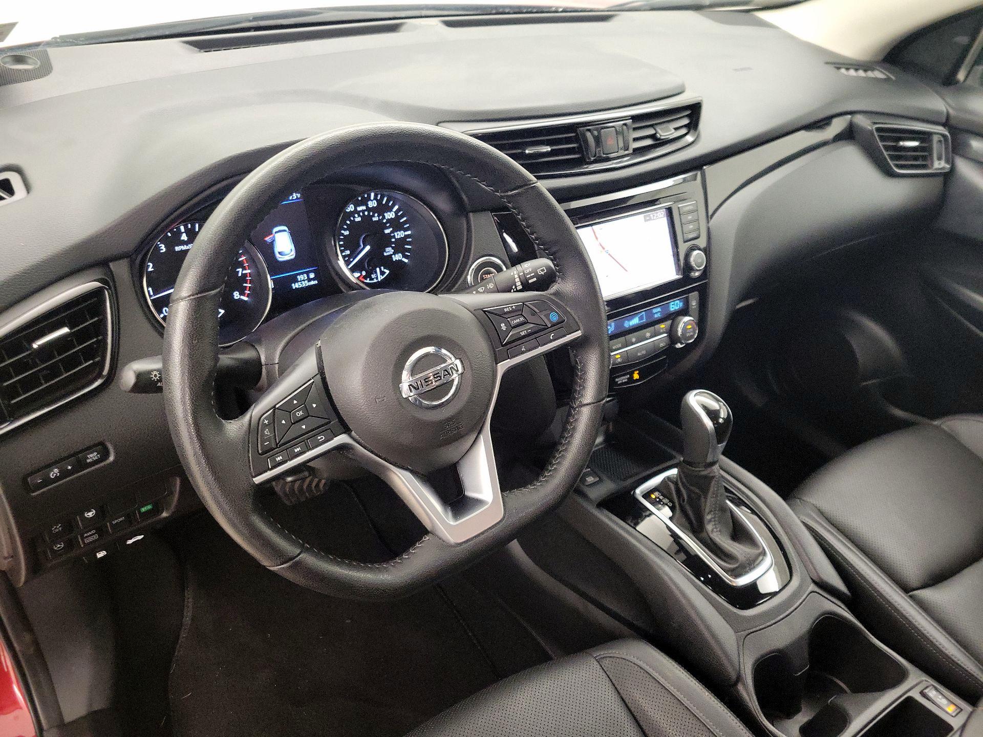 Thumbnail: 2022 Nissan Rogue Sport - 9