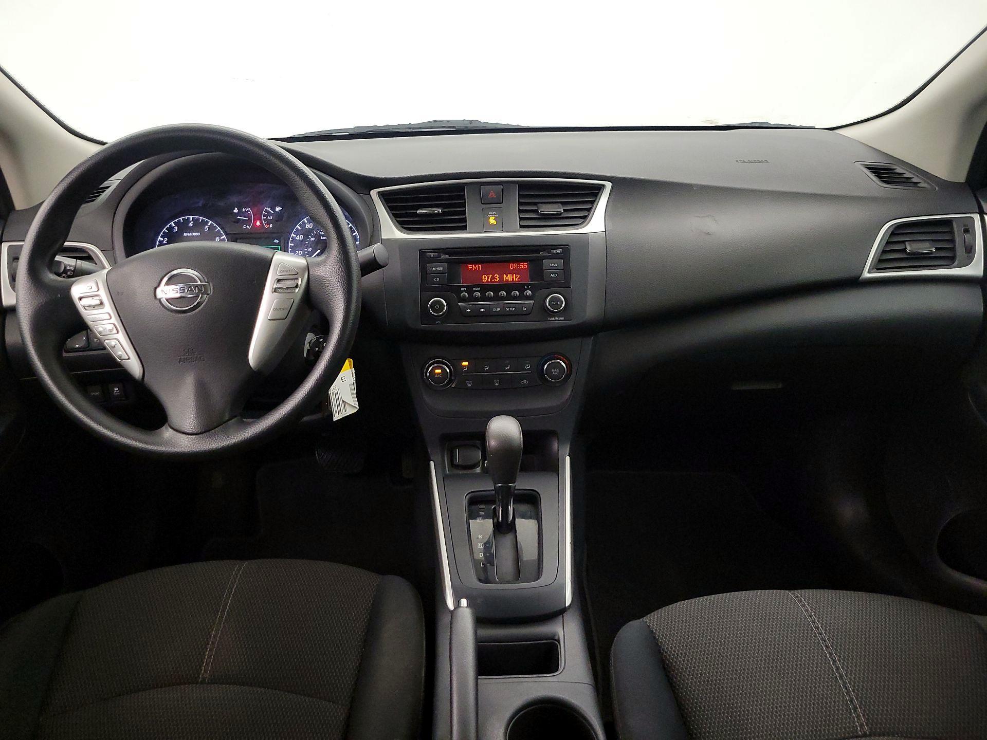 Thumbnail: 2017 Nissan Sentra - 9