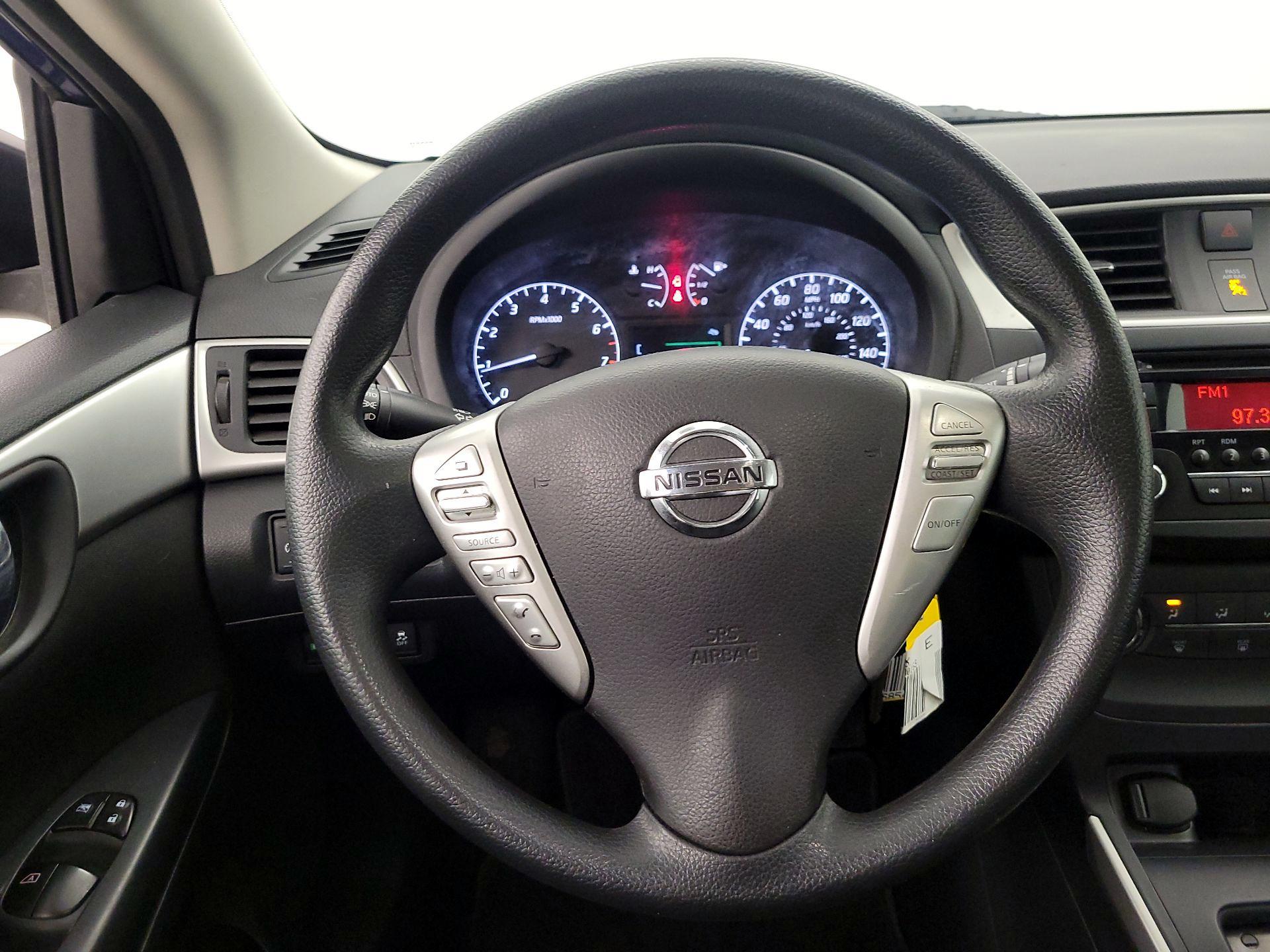 Thumbnail: 2017 Nissan Sentra - 10