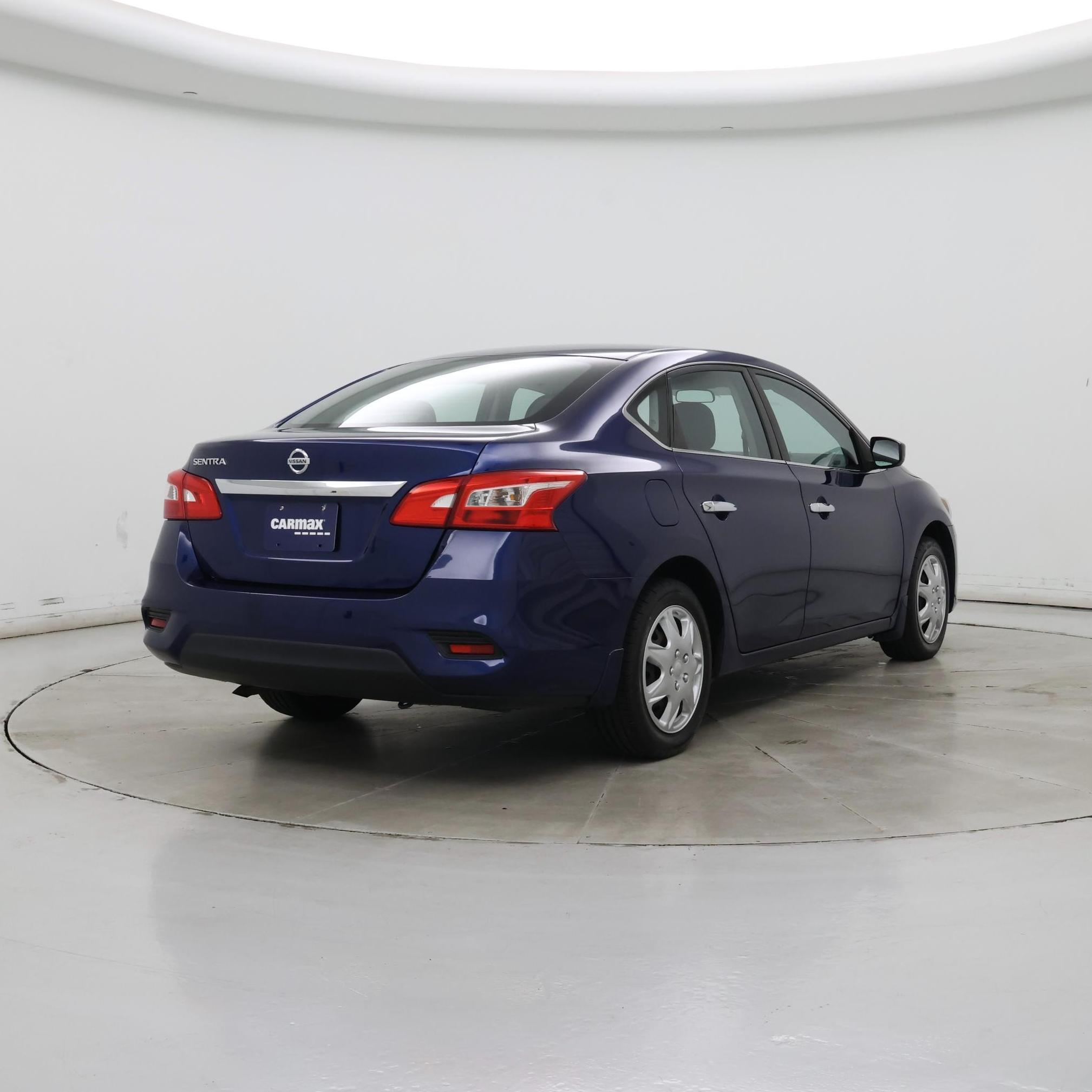 Thumbnail: 2017 Nissan Sentra - 8