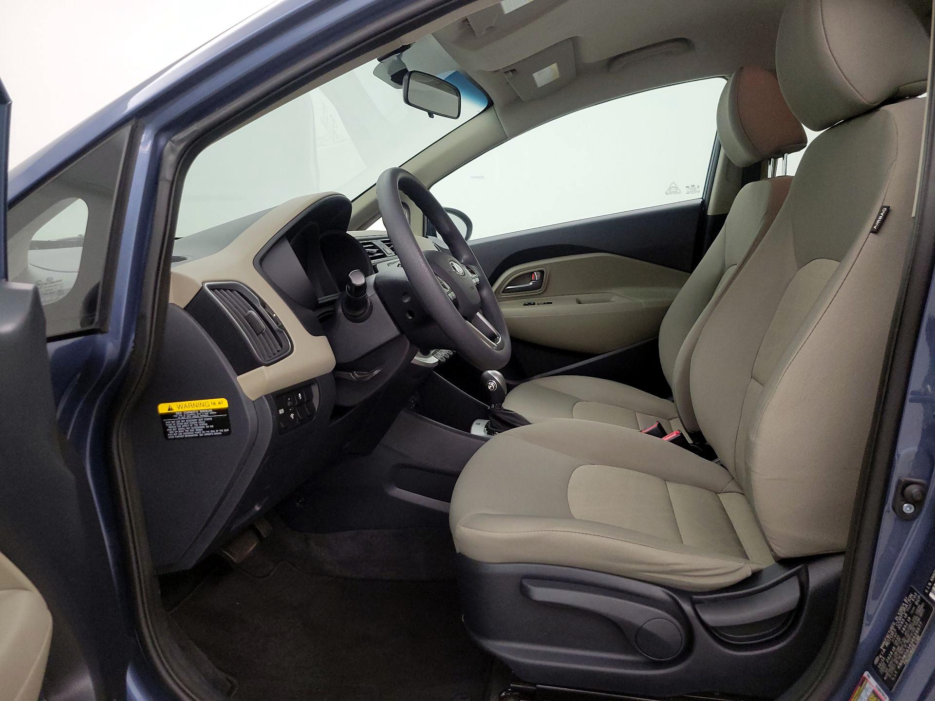 Thumbnail: 2016 Kia Rio5 - 11