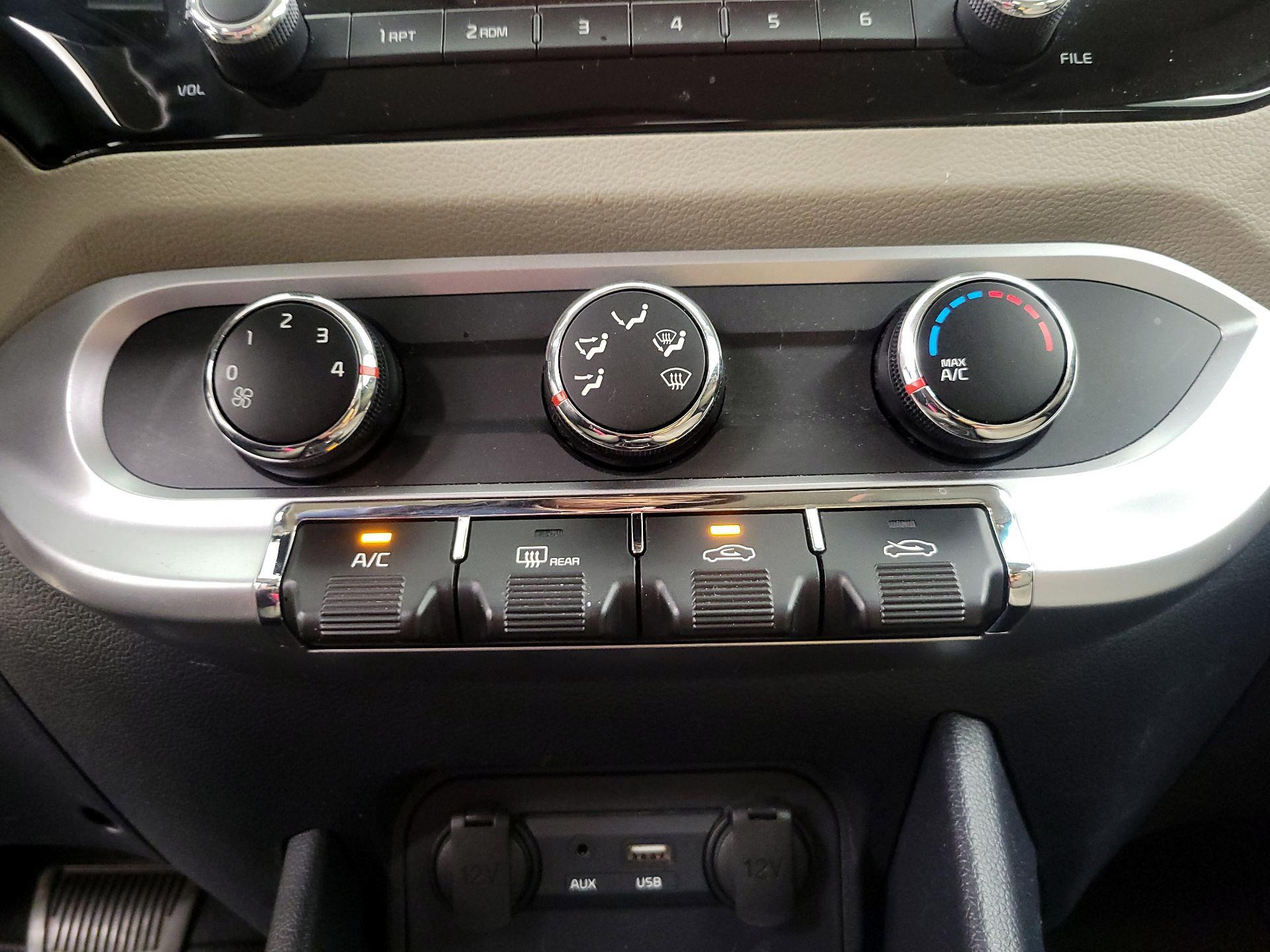 Thumbnail: 2016 Kia Rio5 - 15