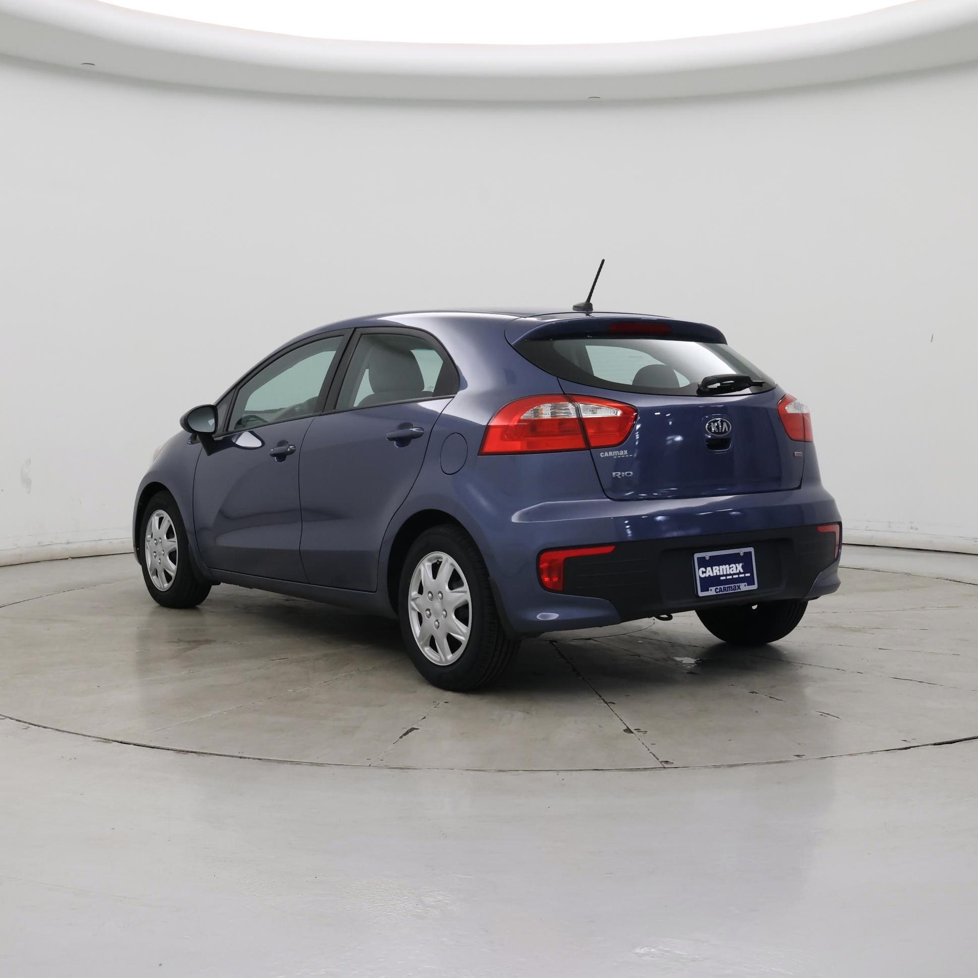 Thumbnail: 2016 Kia Rio5 - 2