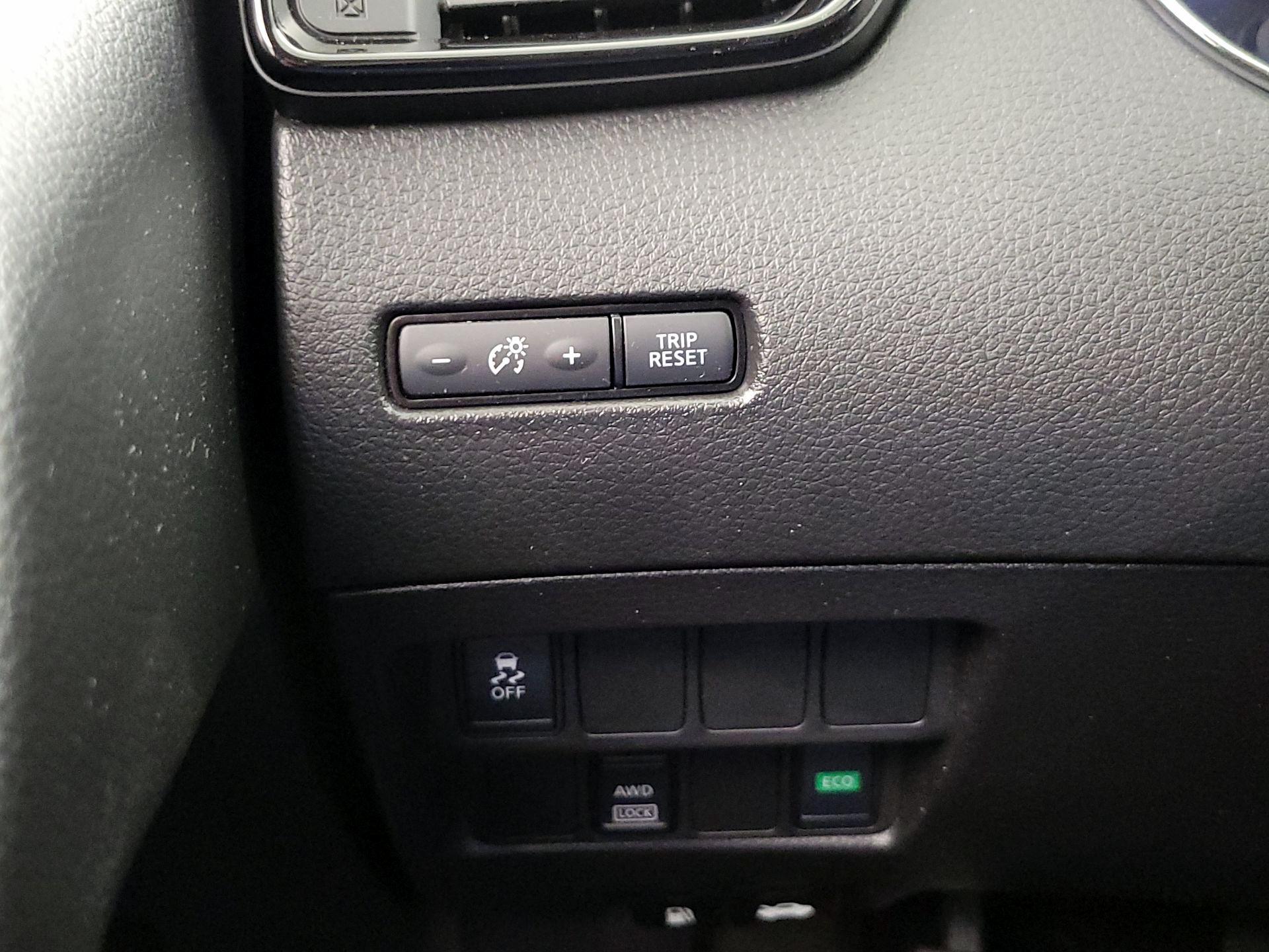 Thumbnail: 2019 Nissan Rogue Sport - 13