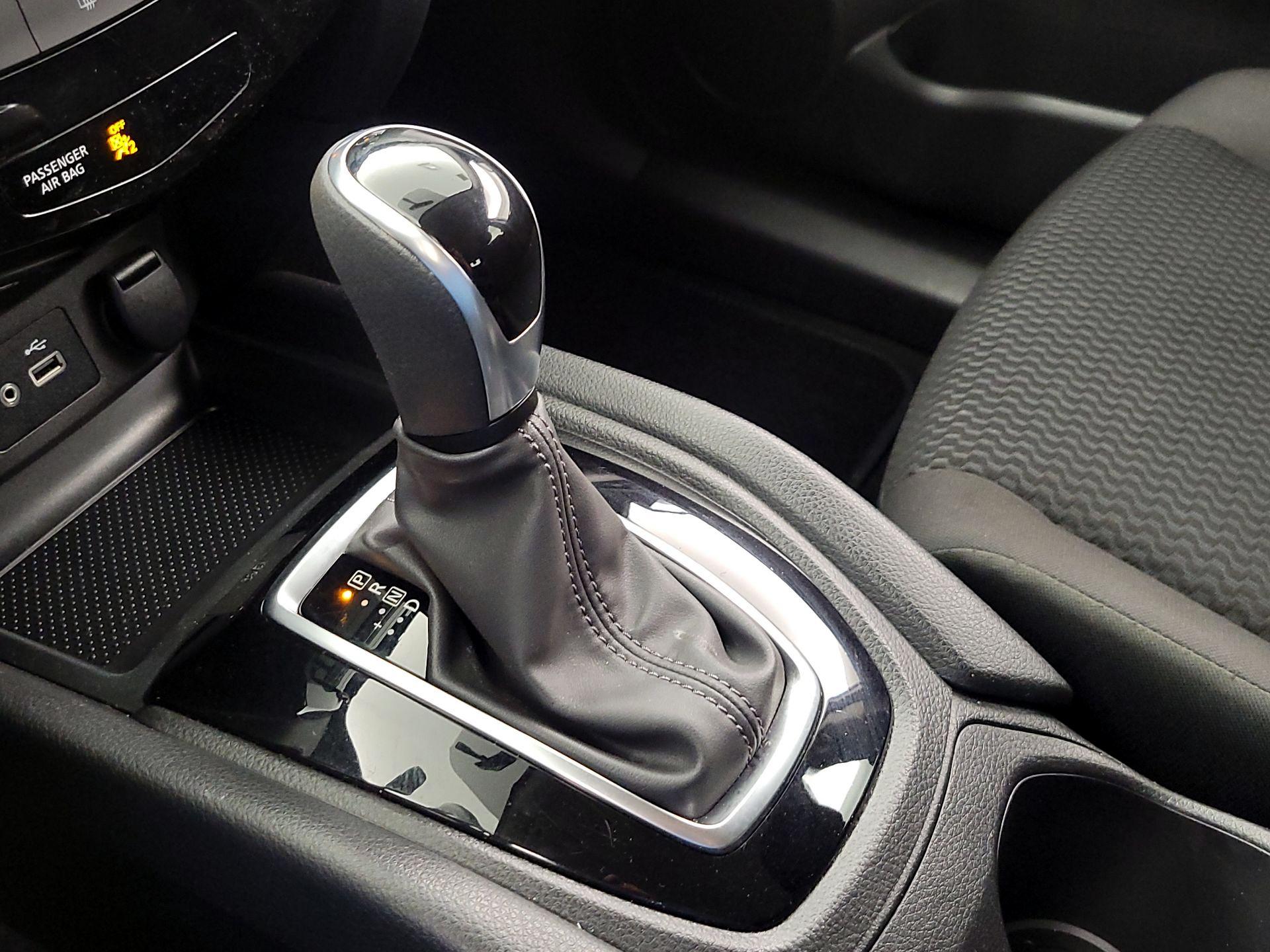 Thumbnail: 2019 Nissan Rogue Sport - 17