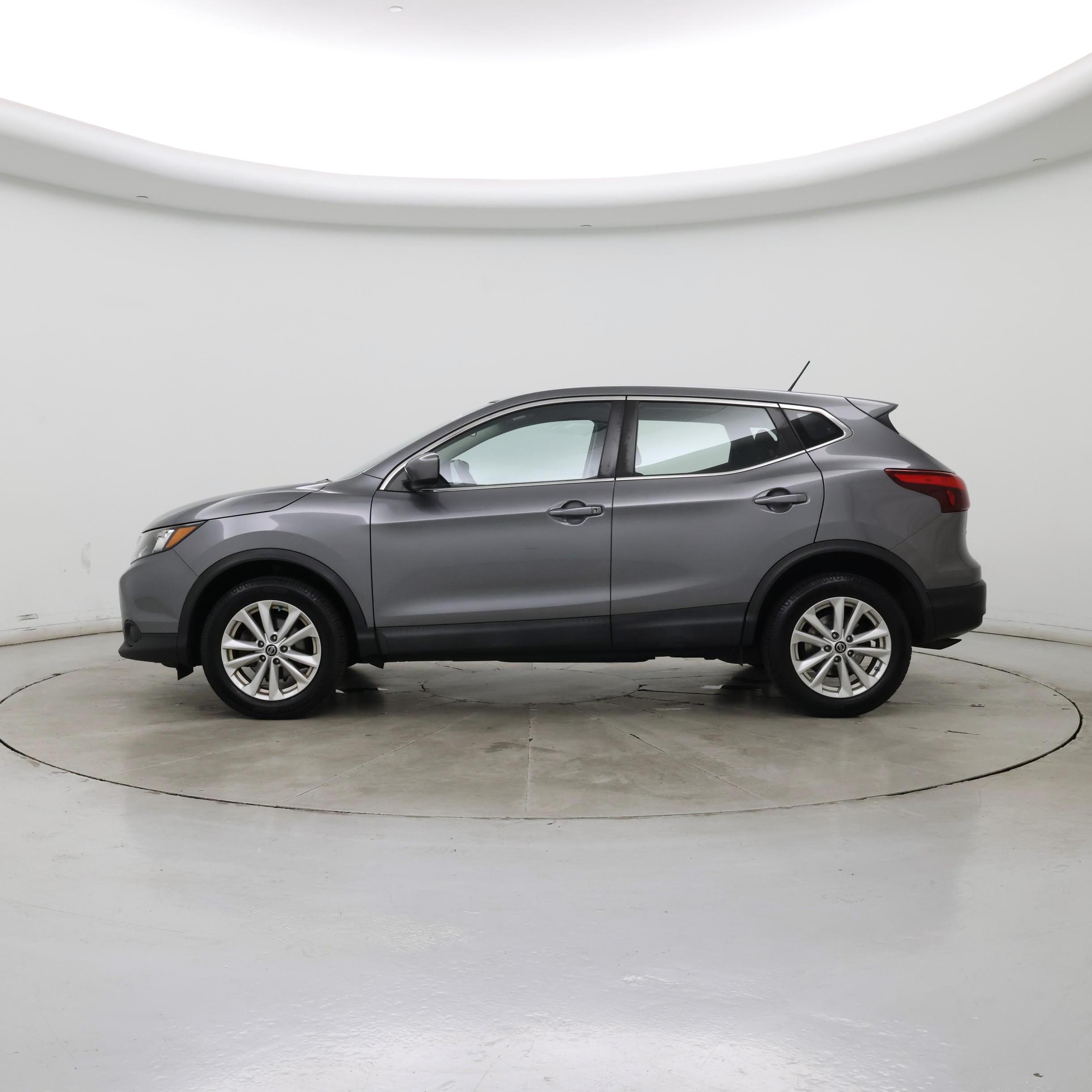 Thumbnail: 2019 Nissan Rogue Sport - 3