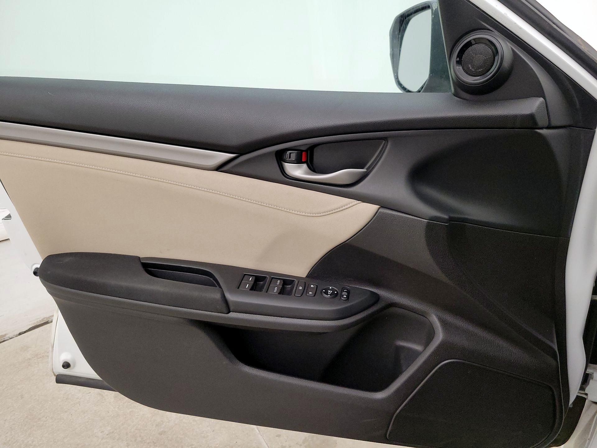 Thumbnail: 2017 Honda Civic - 12