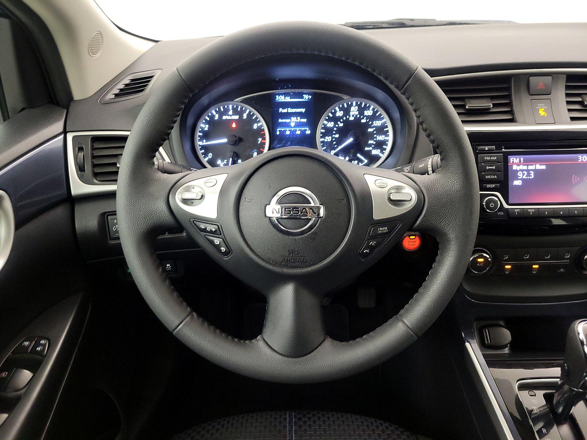 Thumbnail: 2017 Nissan Sentra - 10