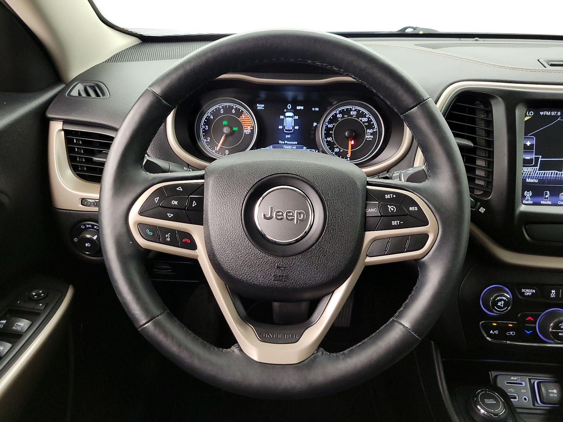 Thumbnail: 2017 Jeep Cherokee - 10