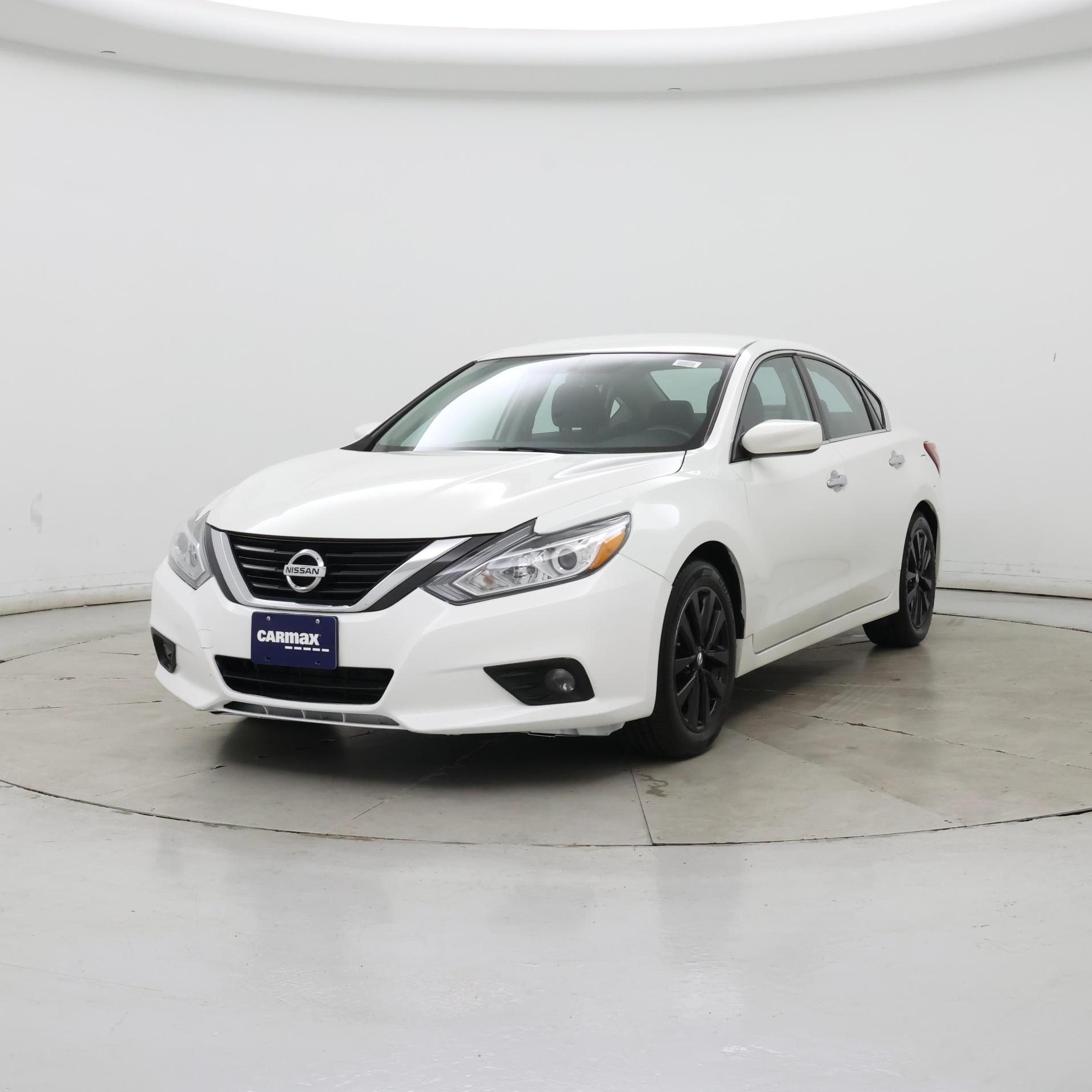 Thumbnail: 2018 Nissan Altima - 4