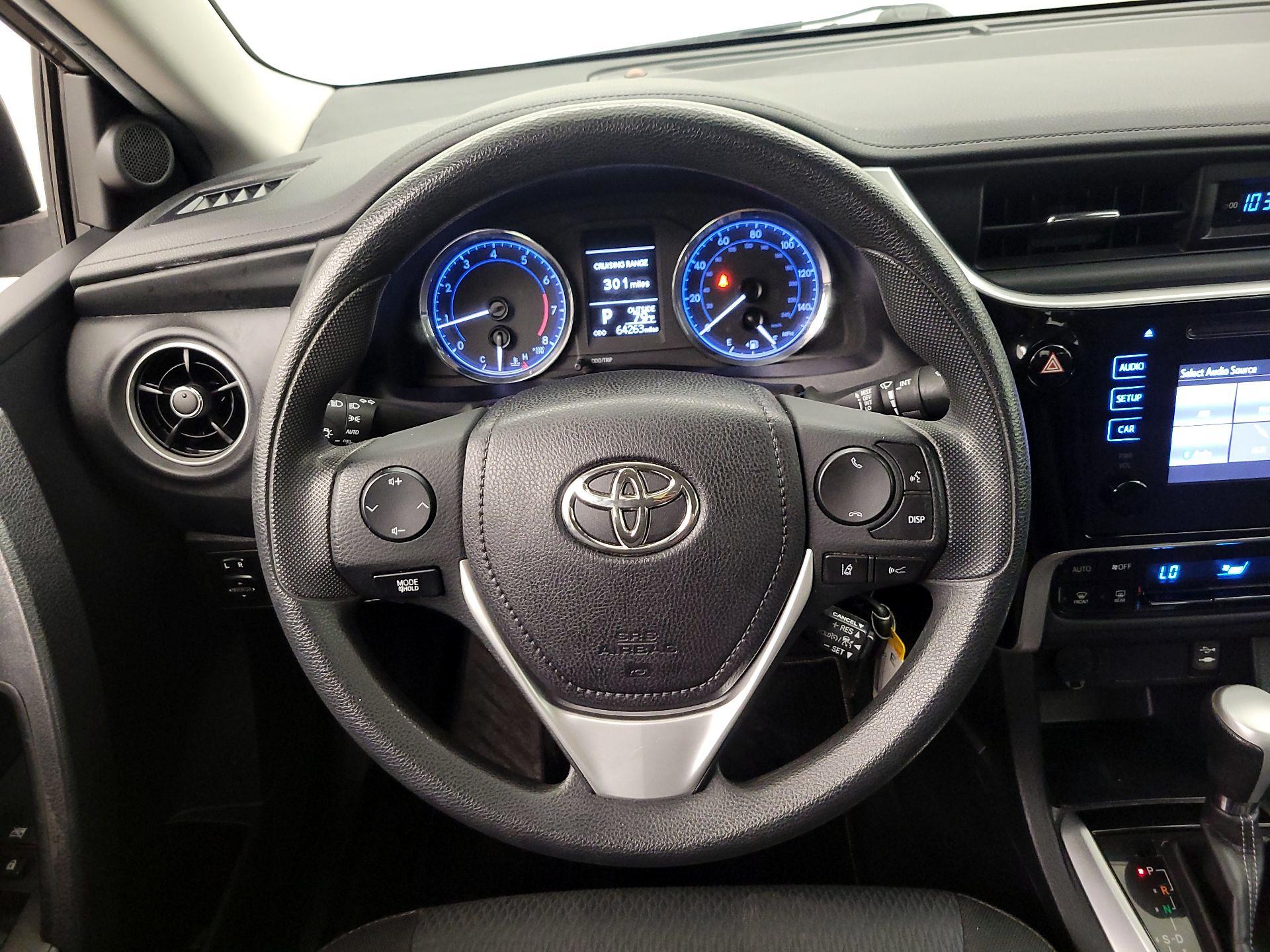 Thumbnail: 2017 Toyota Corolla - 10
