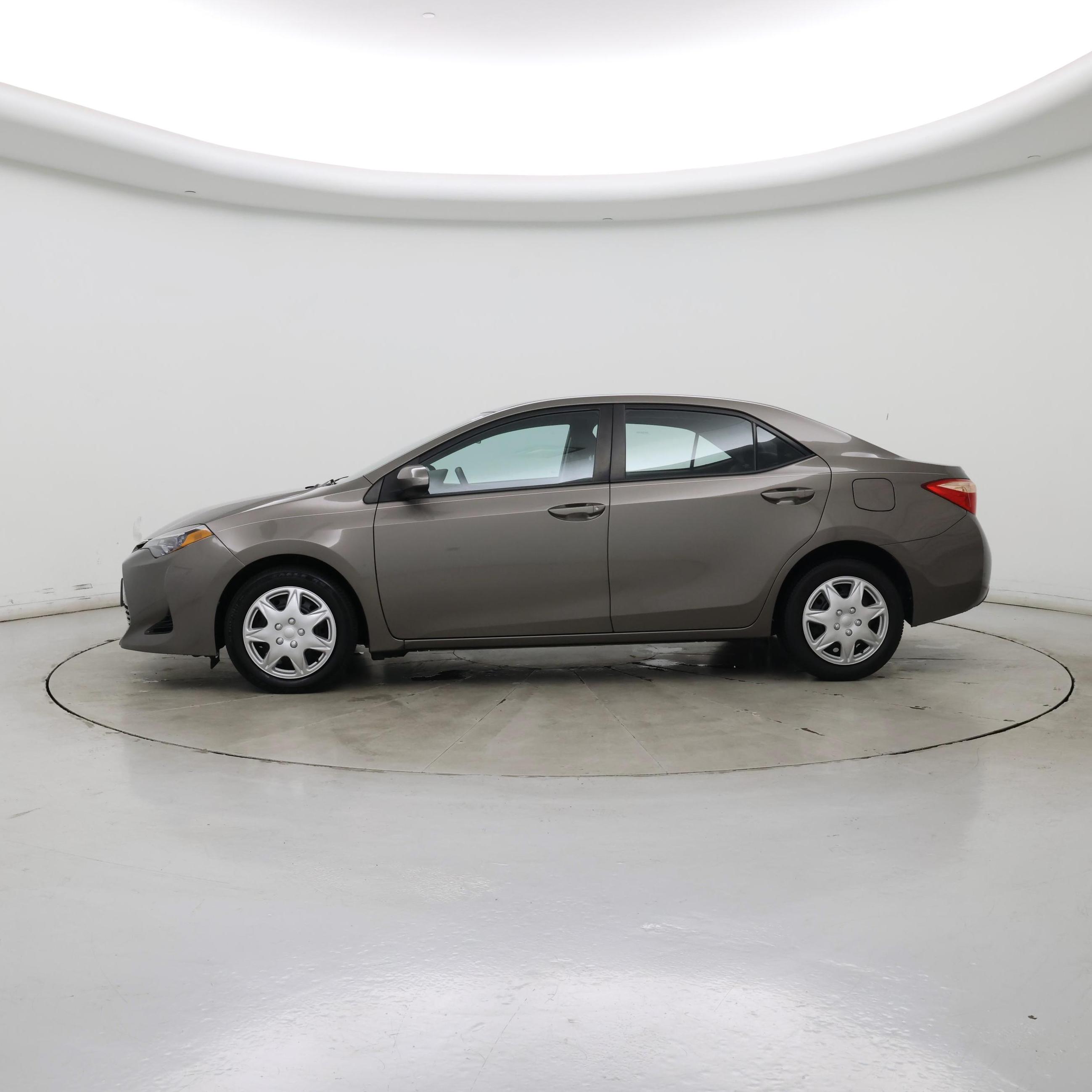 Thumbnail: 2017 Toyota Corolla - 3