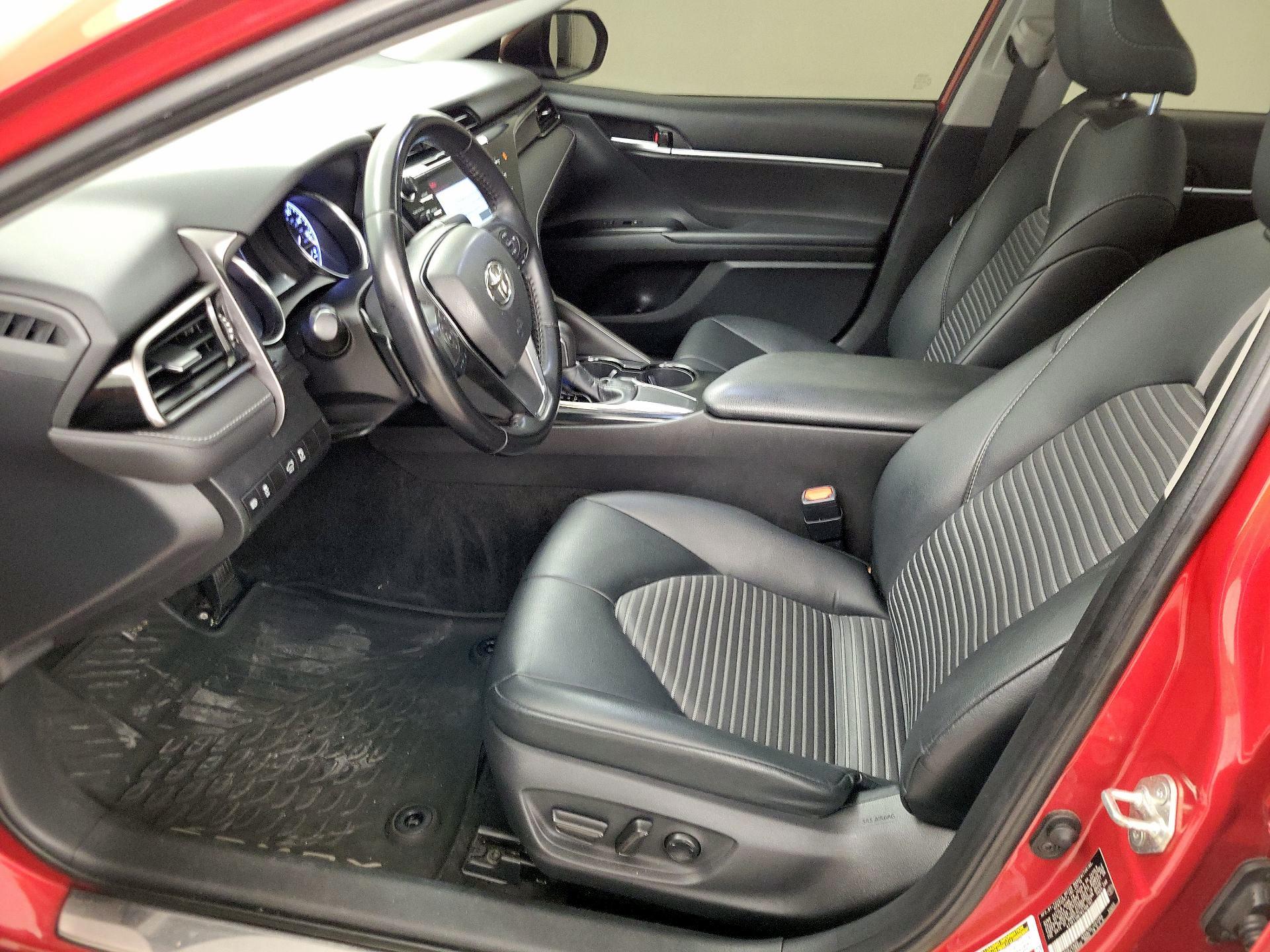 Thumbnail: 2019 Toyota Camry - 11