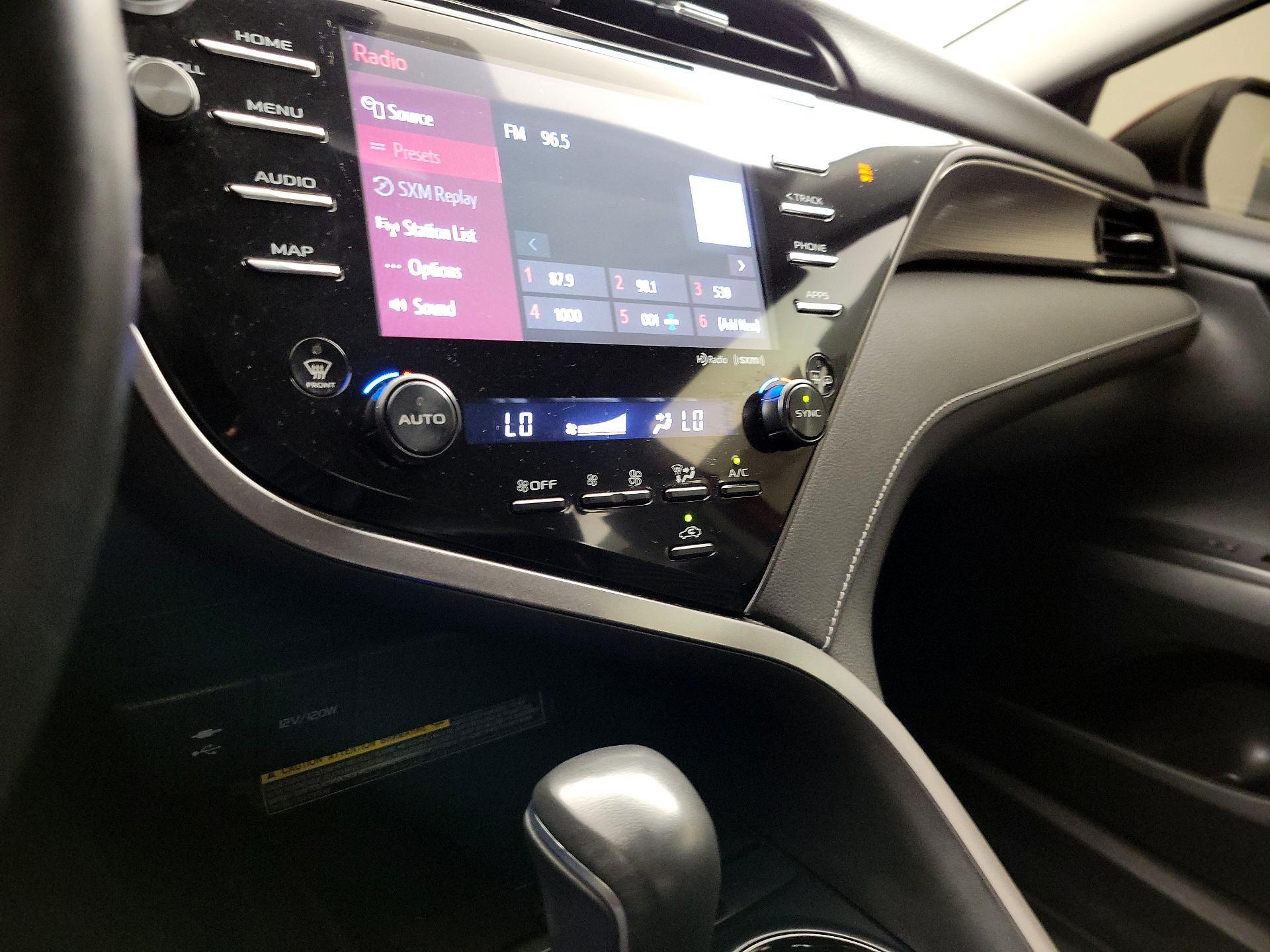 Thumbnail: 2019 Toyota Camry - 16