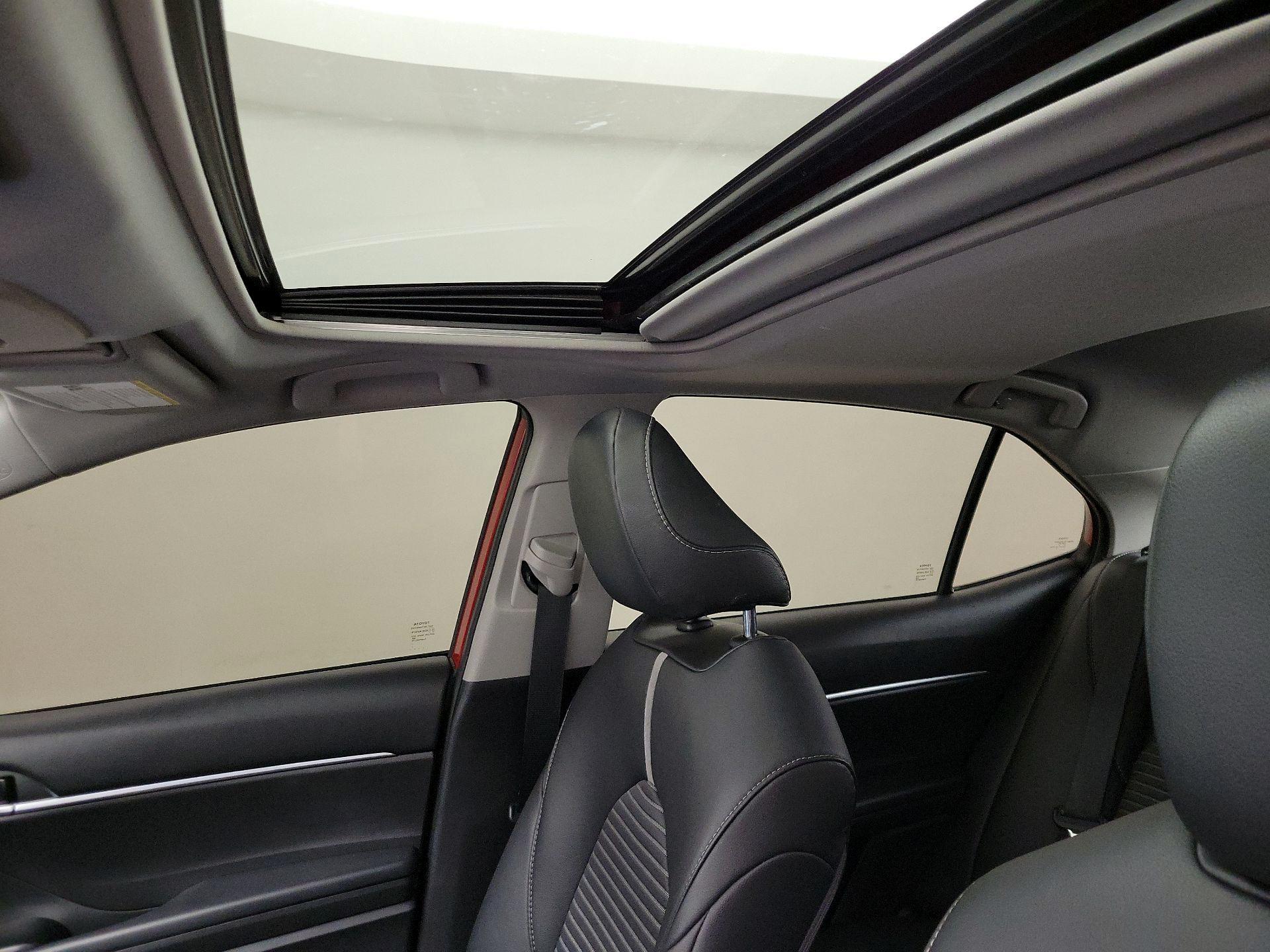 Thumbnail: 2019 Toyota Camry - 19
