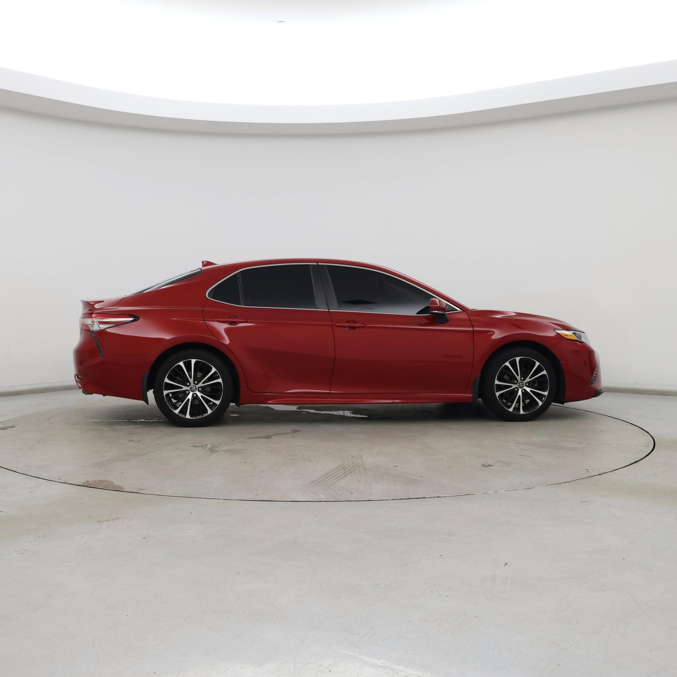 Thumbnail: 2019 Toyota Camry - 7