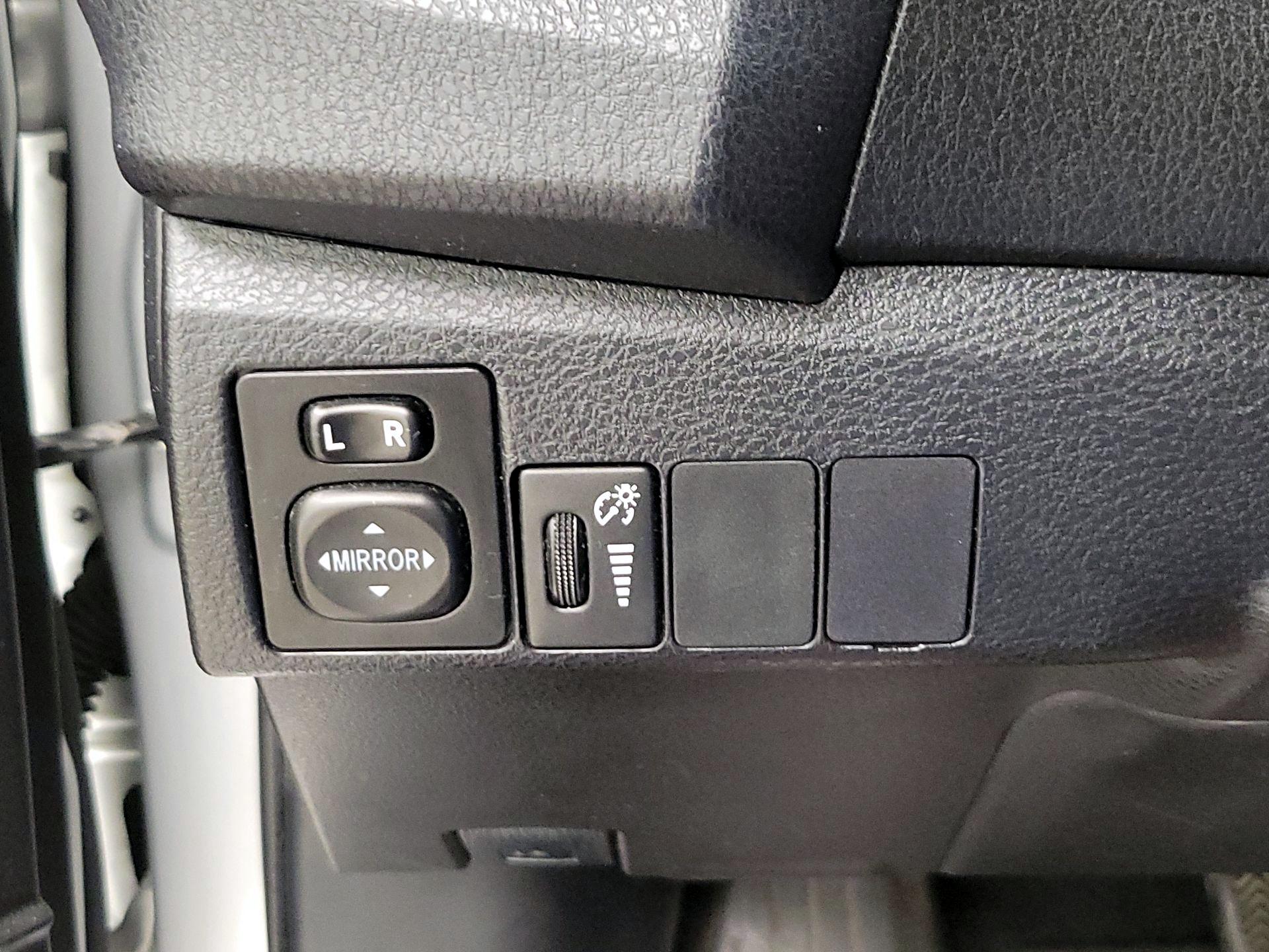 Thumbnail: 2014 Toyota Corolla - 13