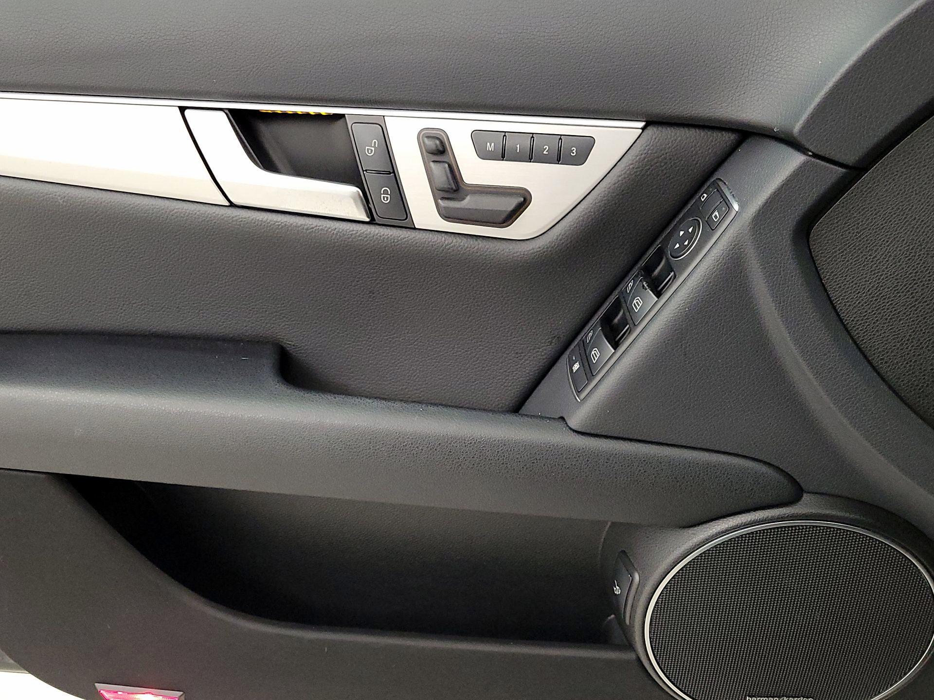 Thumbnail: 2014 Mercedes-Benz C-Class - 12