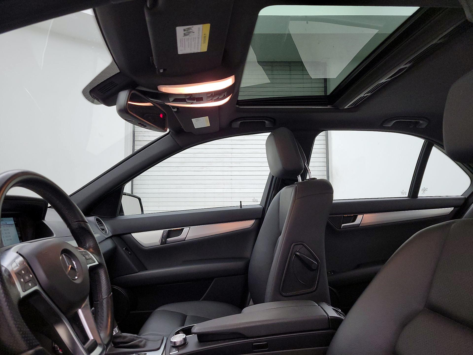 Thumbnail: 2014 Mercedes-Benz C-Class - 18