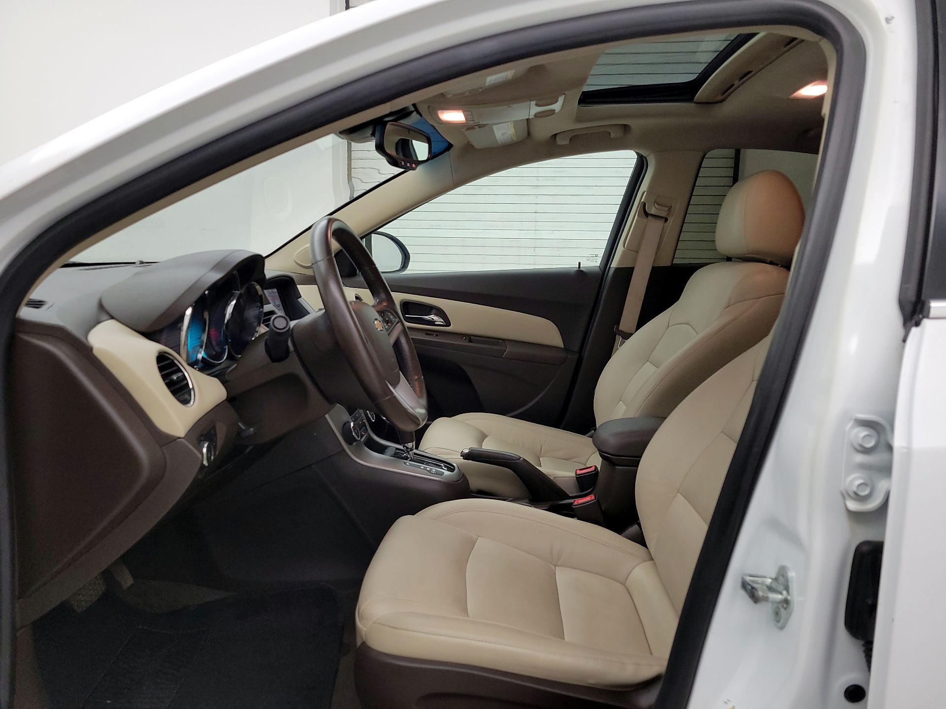 Thumbnail: 2015 Chevrolet Cruze - 11