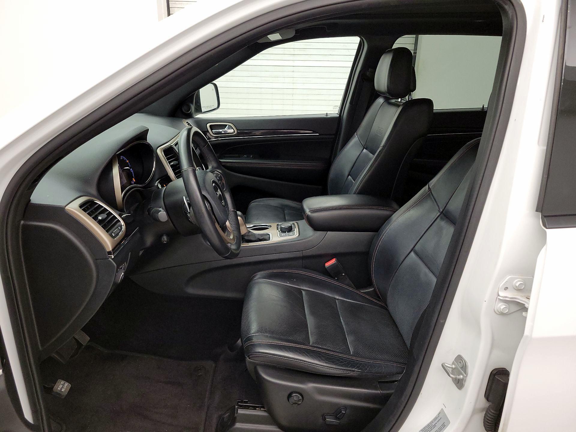 Thumbnail: 2016 Jeep Grand Cherokee - 11