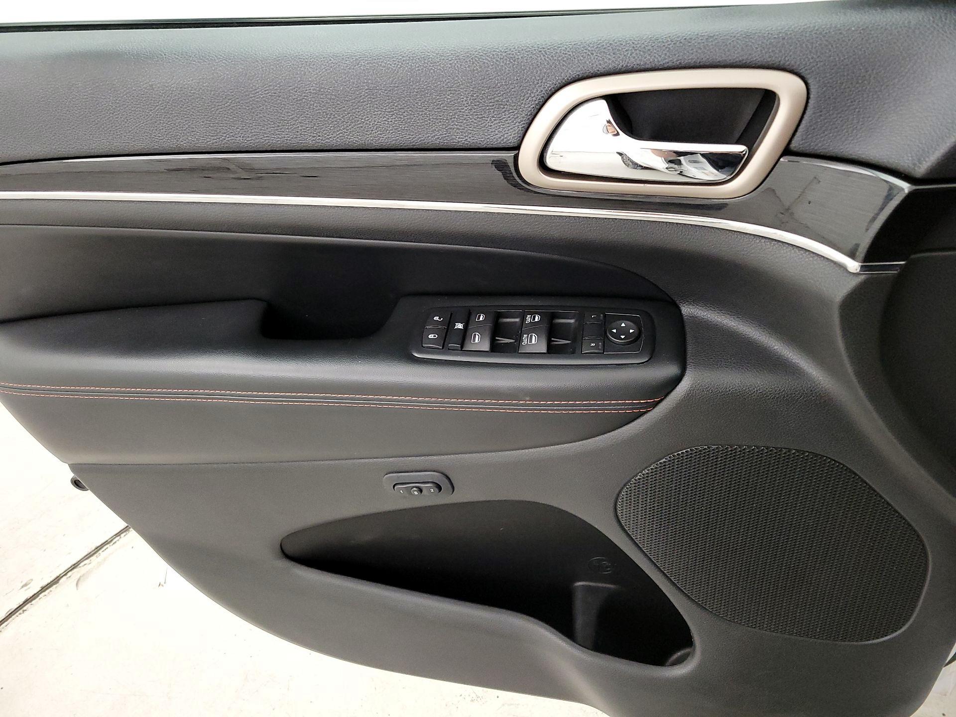 Thumbnail: 2016 Jeep Grand Cherokee - 12