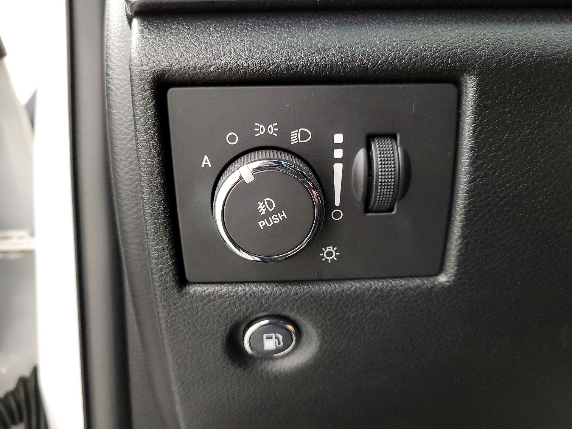 Thumbnail: 2016 Jeep Grand Cherokee - 13