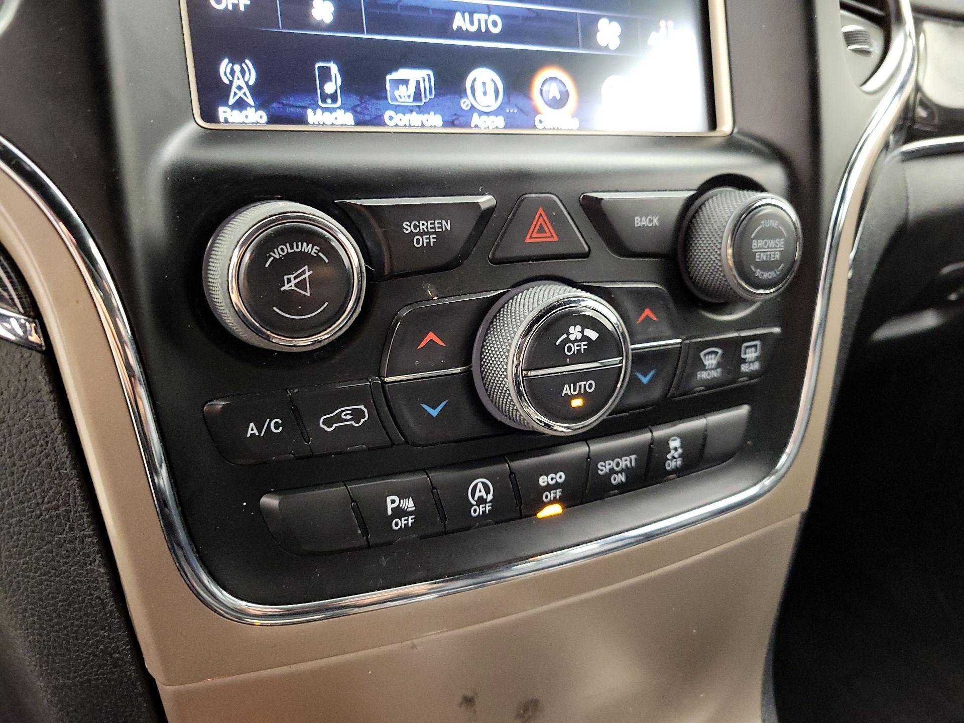 Thumbnail: 2016 Jeep Grand Cherokee - 16