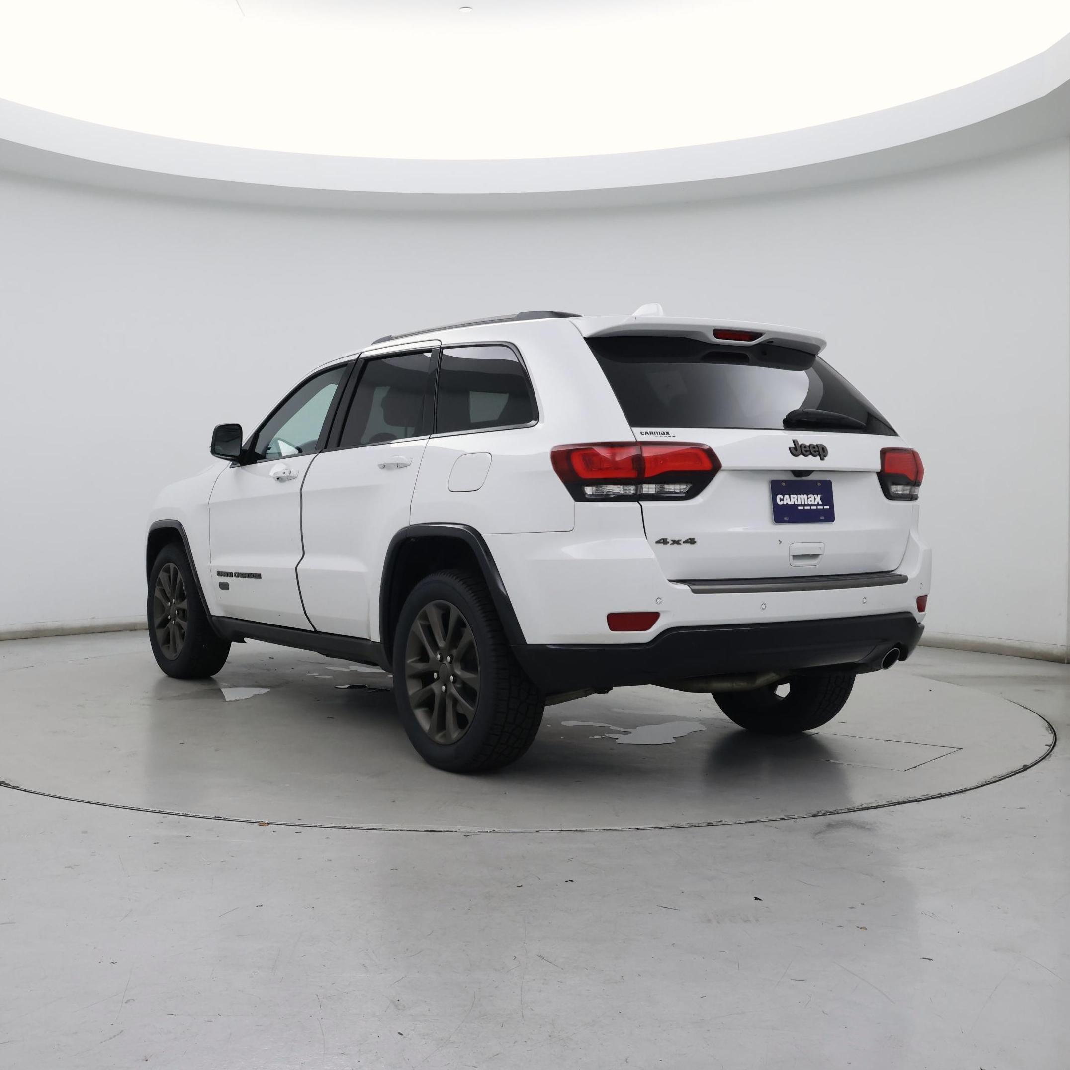 Thumbnail: 2016 Jeep Grand Cherokee - 2