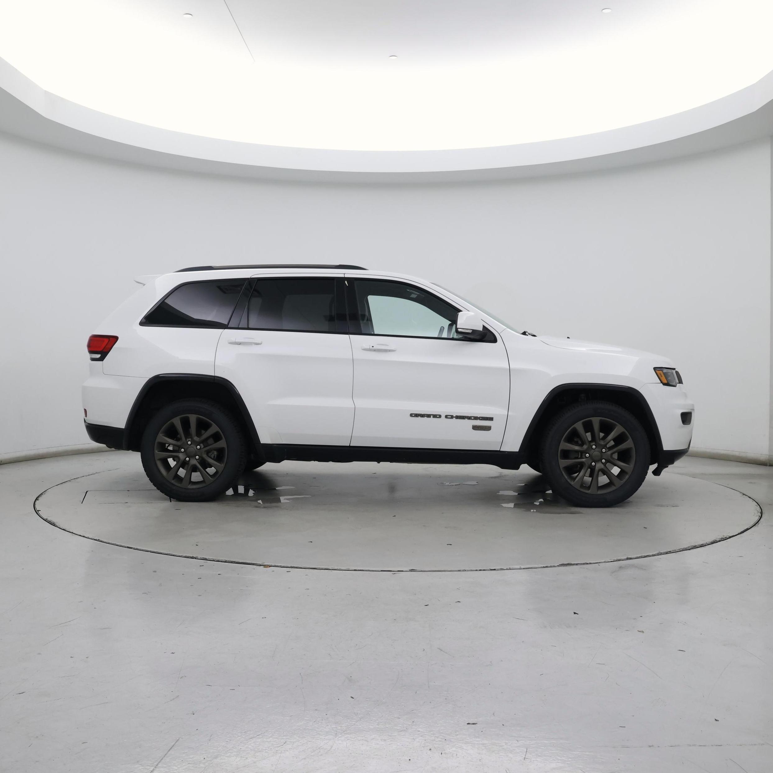 Thumbnail: 2016 Jeep Grand Cherokee - 7