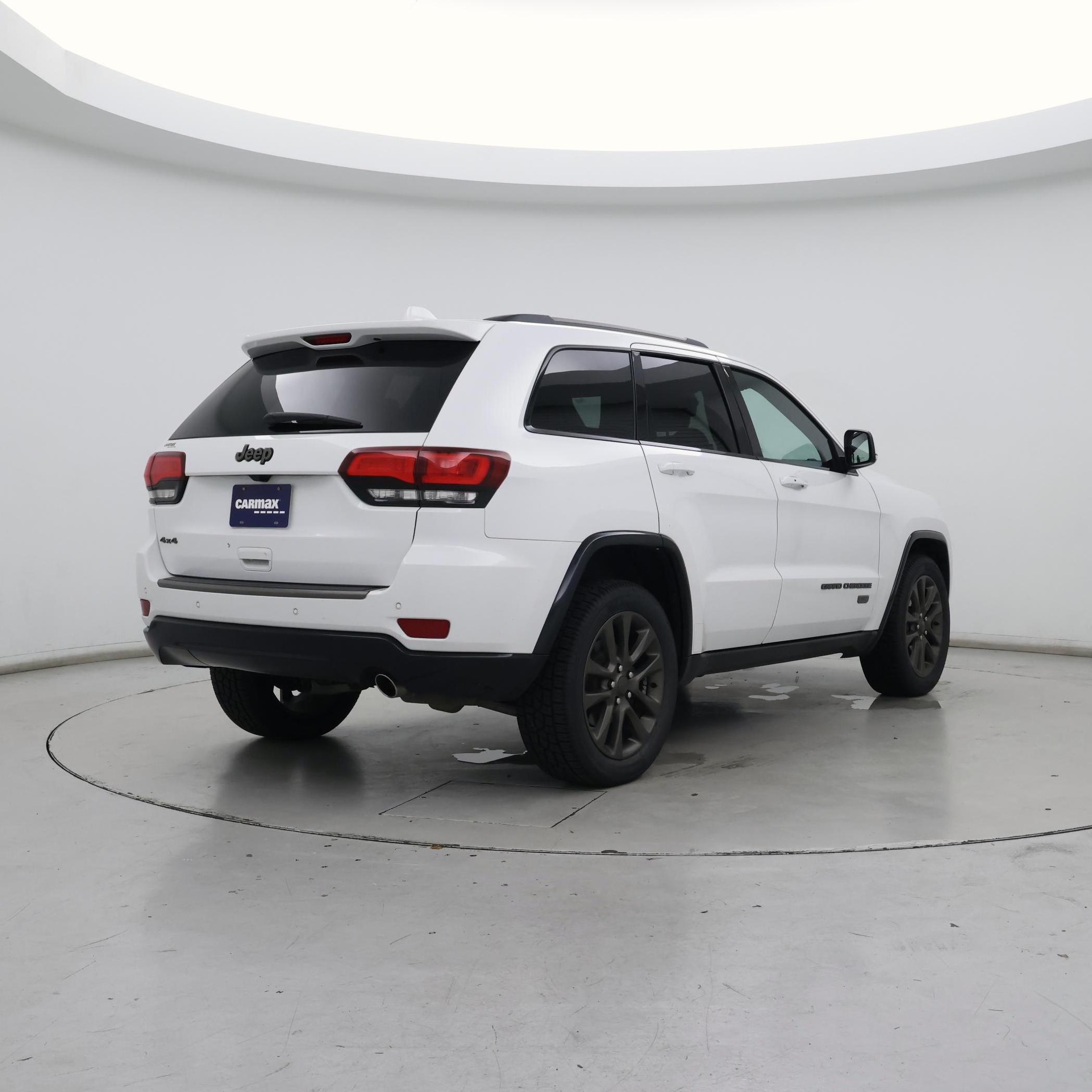 Thumbnail: 2016 Jeep Grand Cherokee - 8
