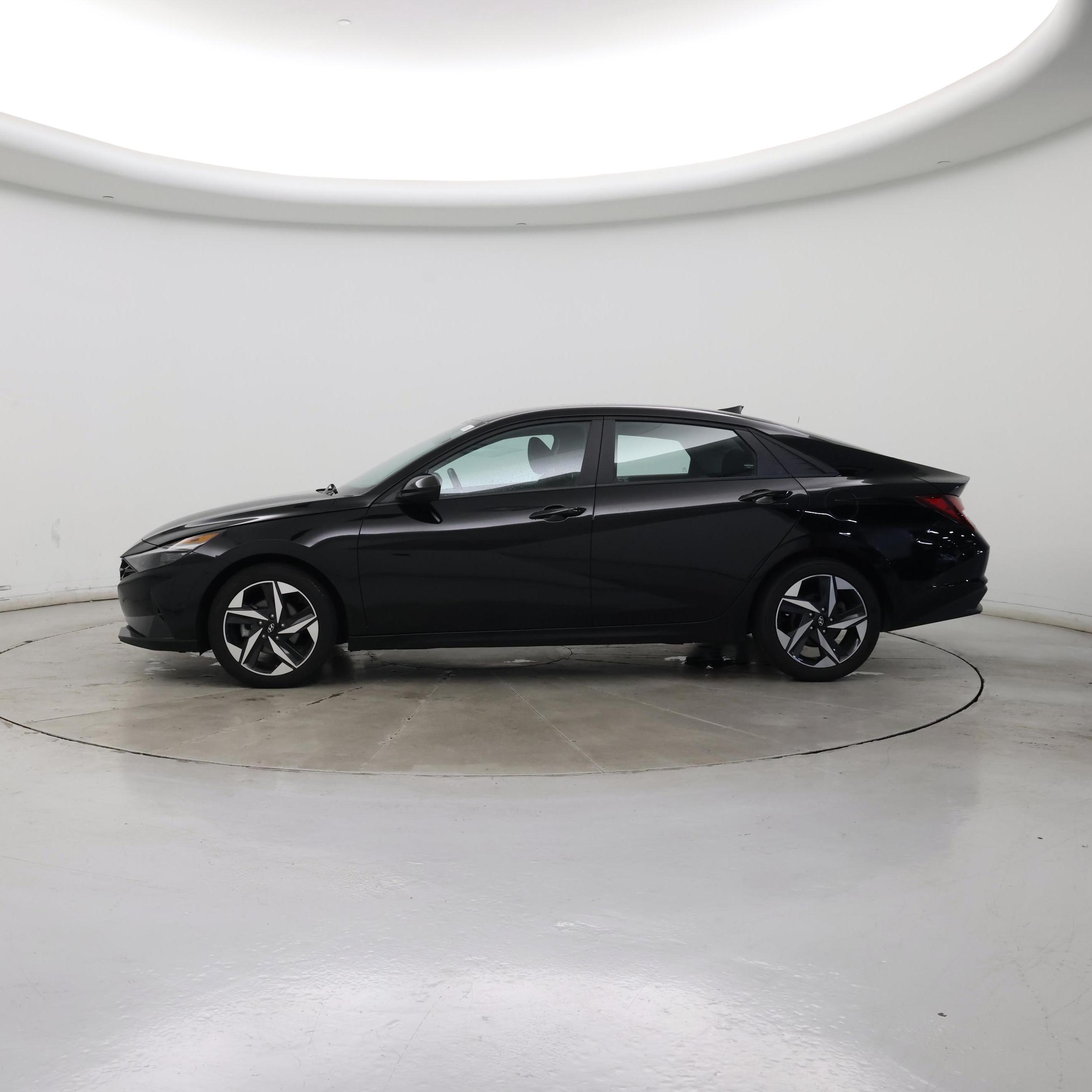 Thumbnail: 2023 Hyundai Elantra - 3