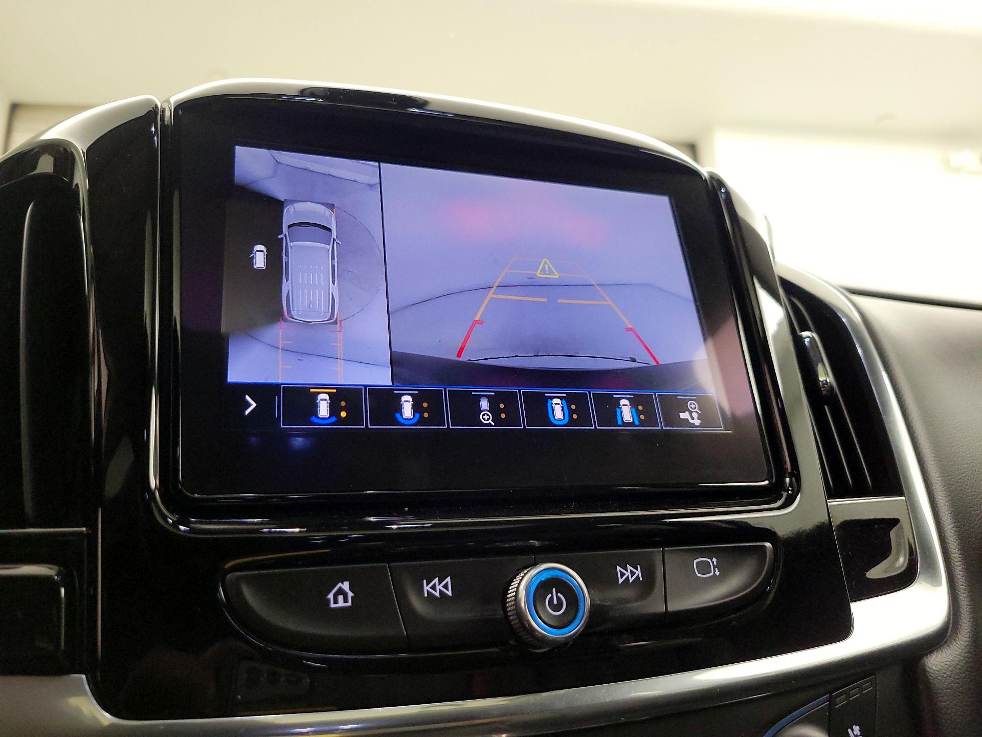 Thumbnail: 2021 Chevrolet Traverse - 14