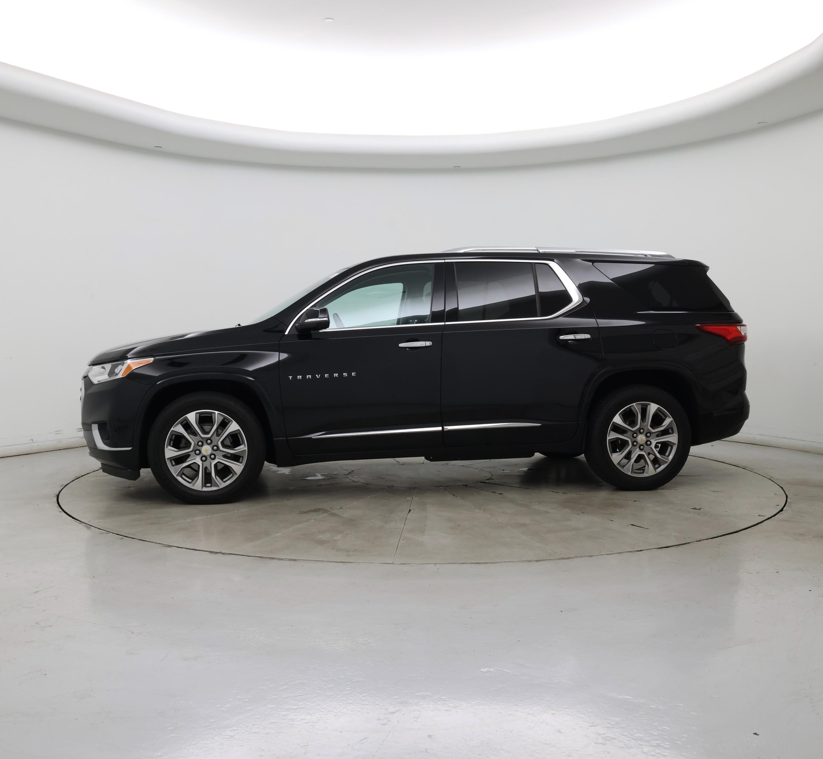 Thumbnail: 2021 Chevrolet Traverse - 3