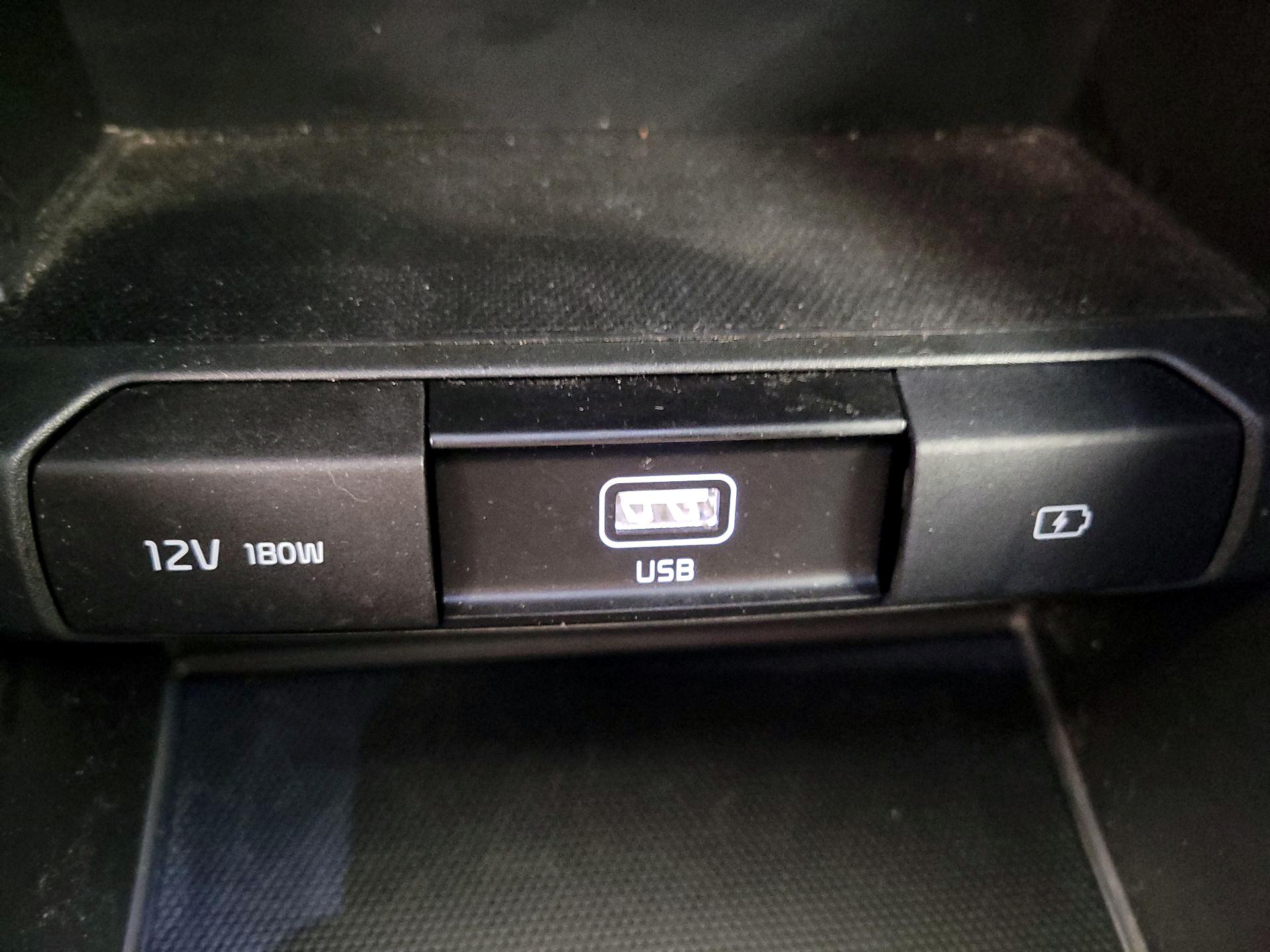 Thumbnail: 2021 Kia Telluride - 18