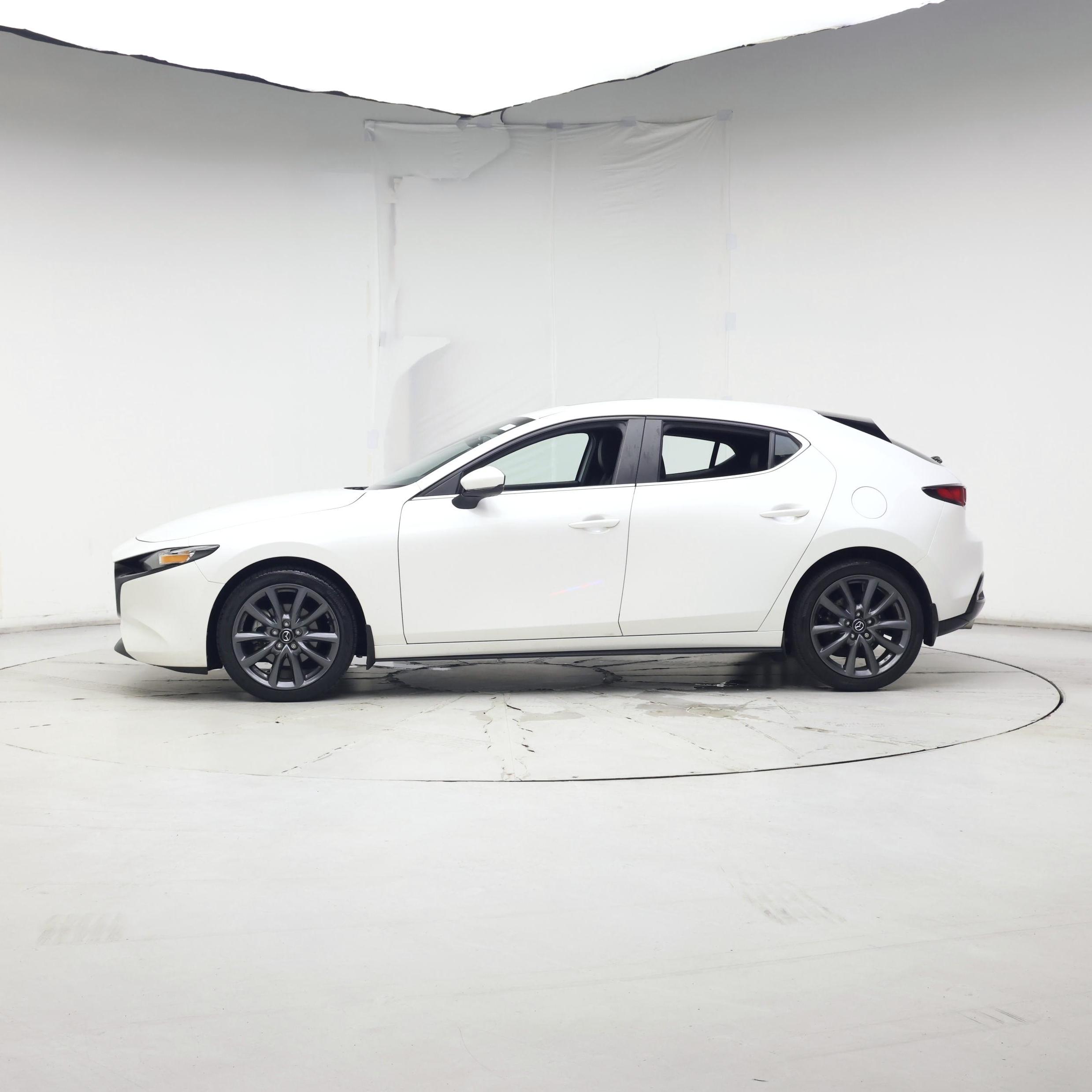 Thumbnail: 2022 Mazda Mazda3 - 3
