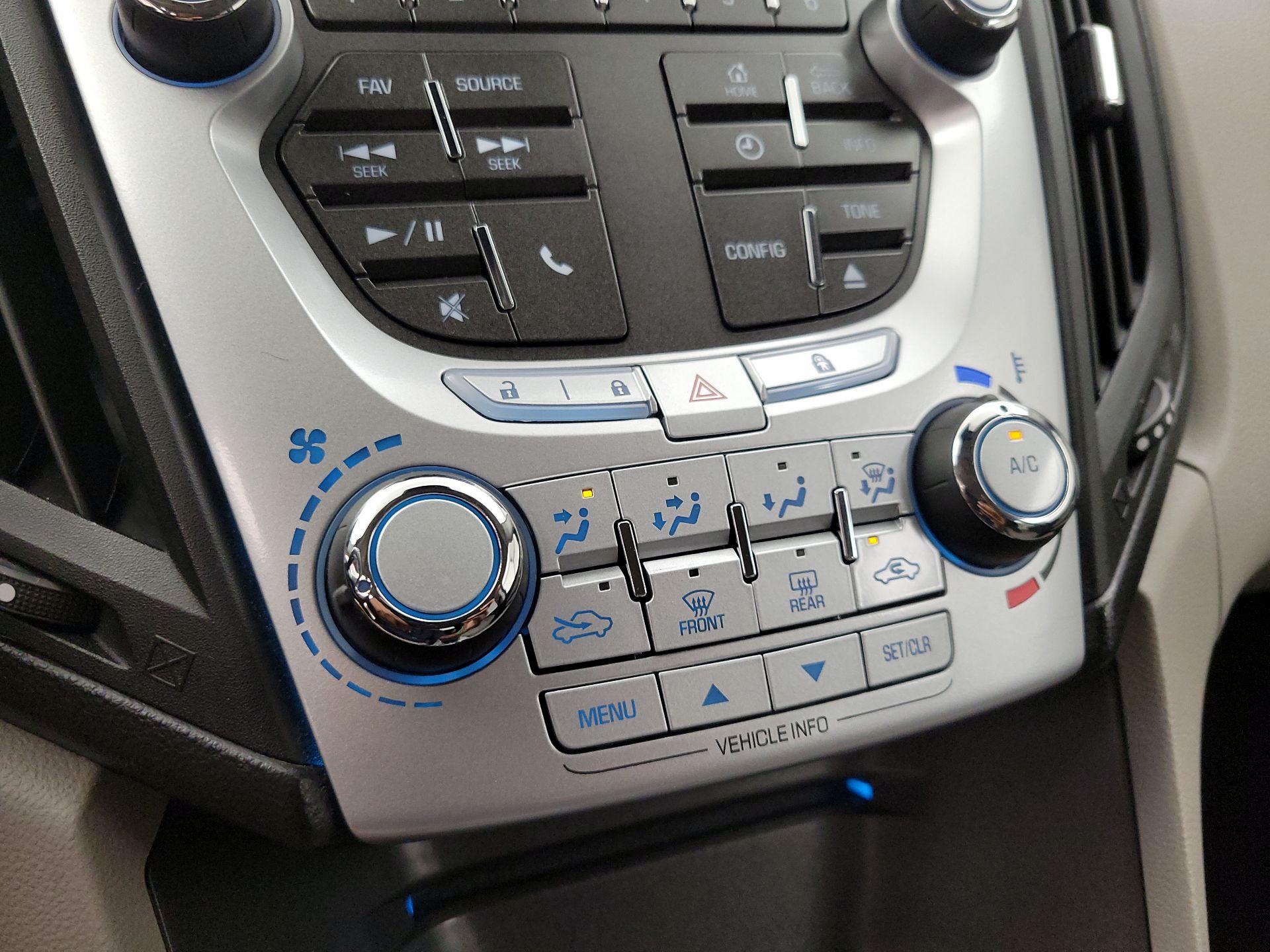 Thumbnail: 2015 Chevrolet Equinox - 16