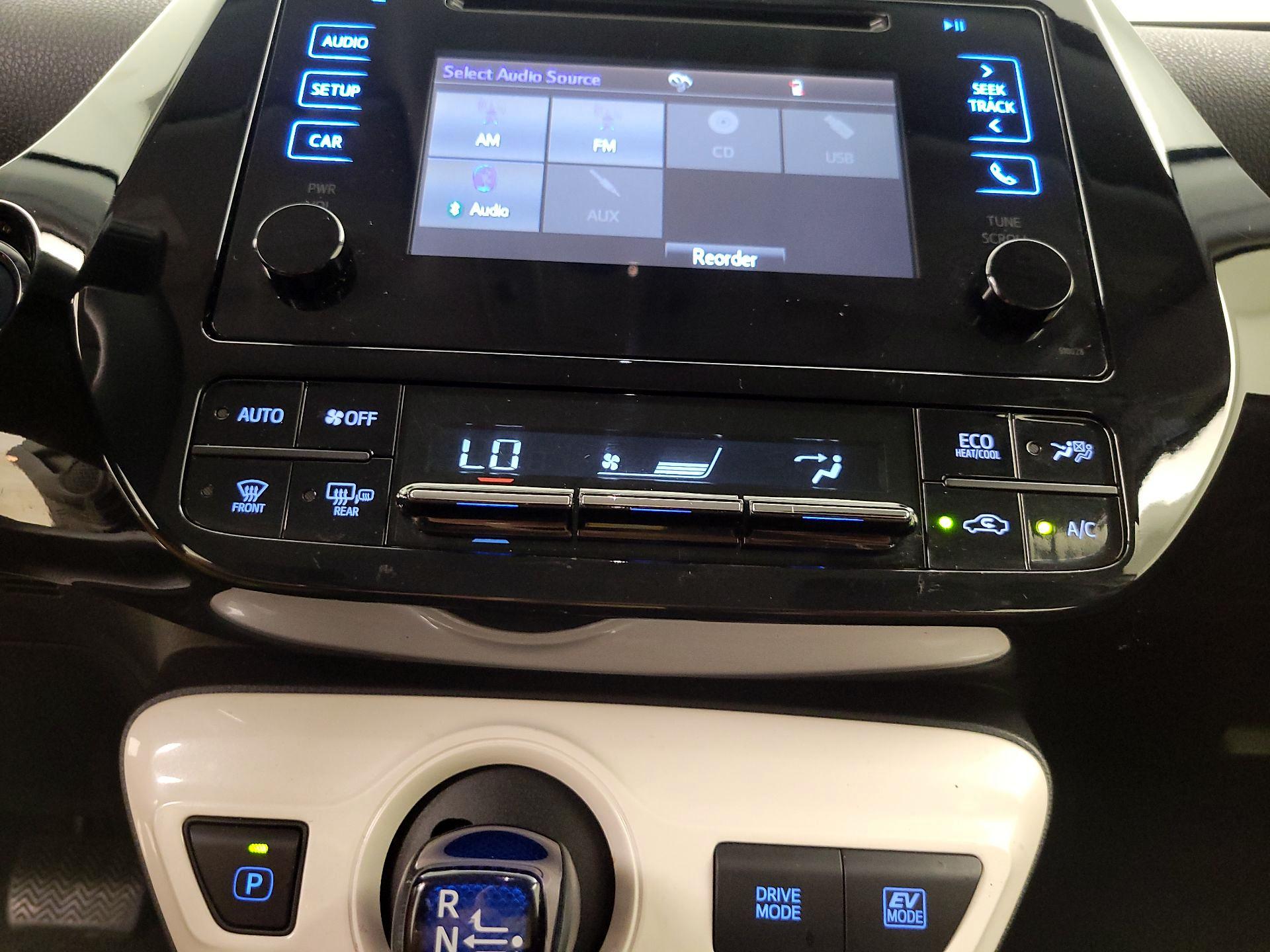 Thumbnail: 2016 Toyota Prius - 16