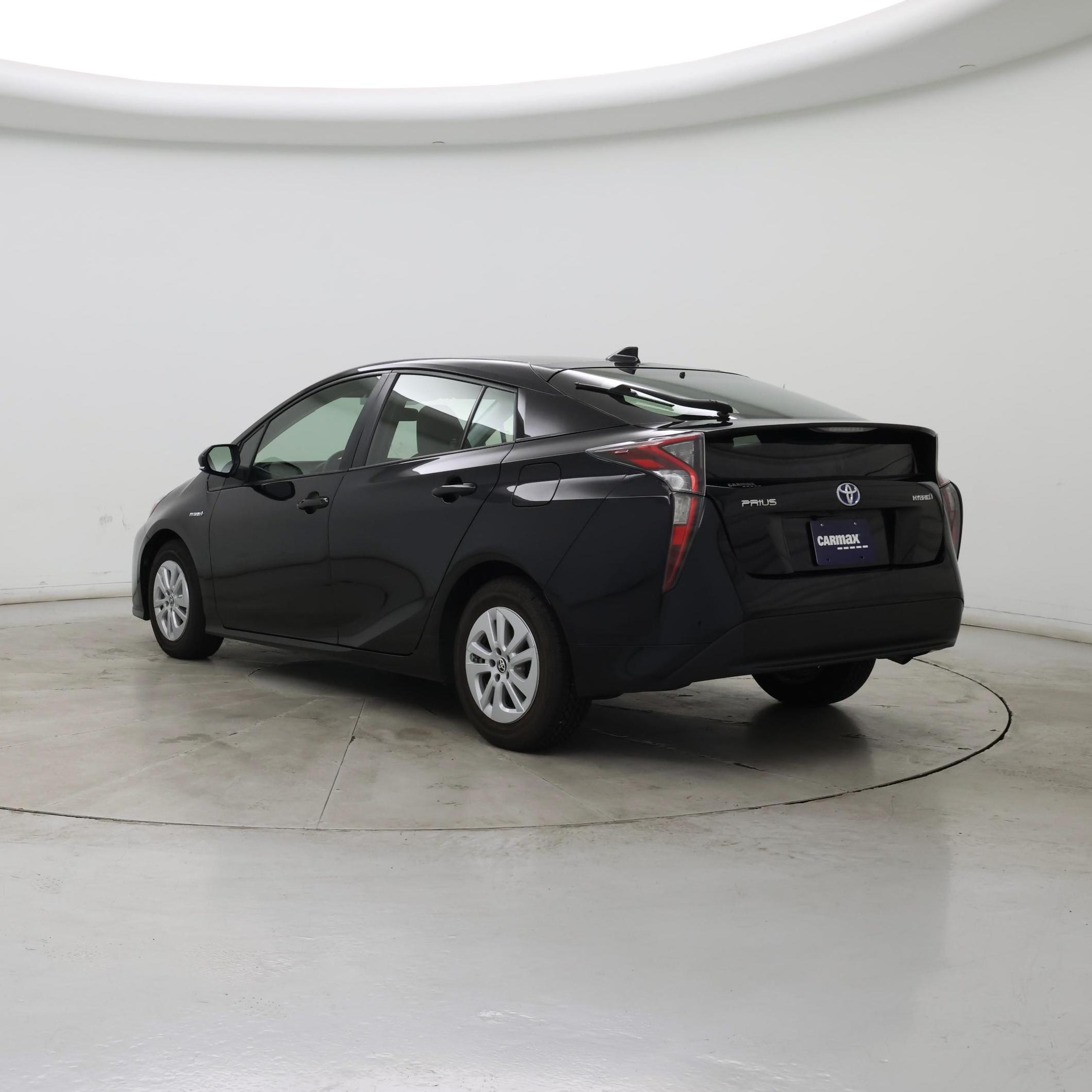 Thumbnail: 2016 Toyota Prius - 2