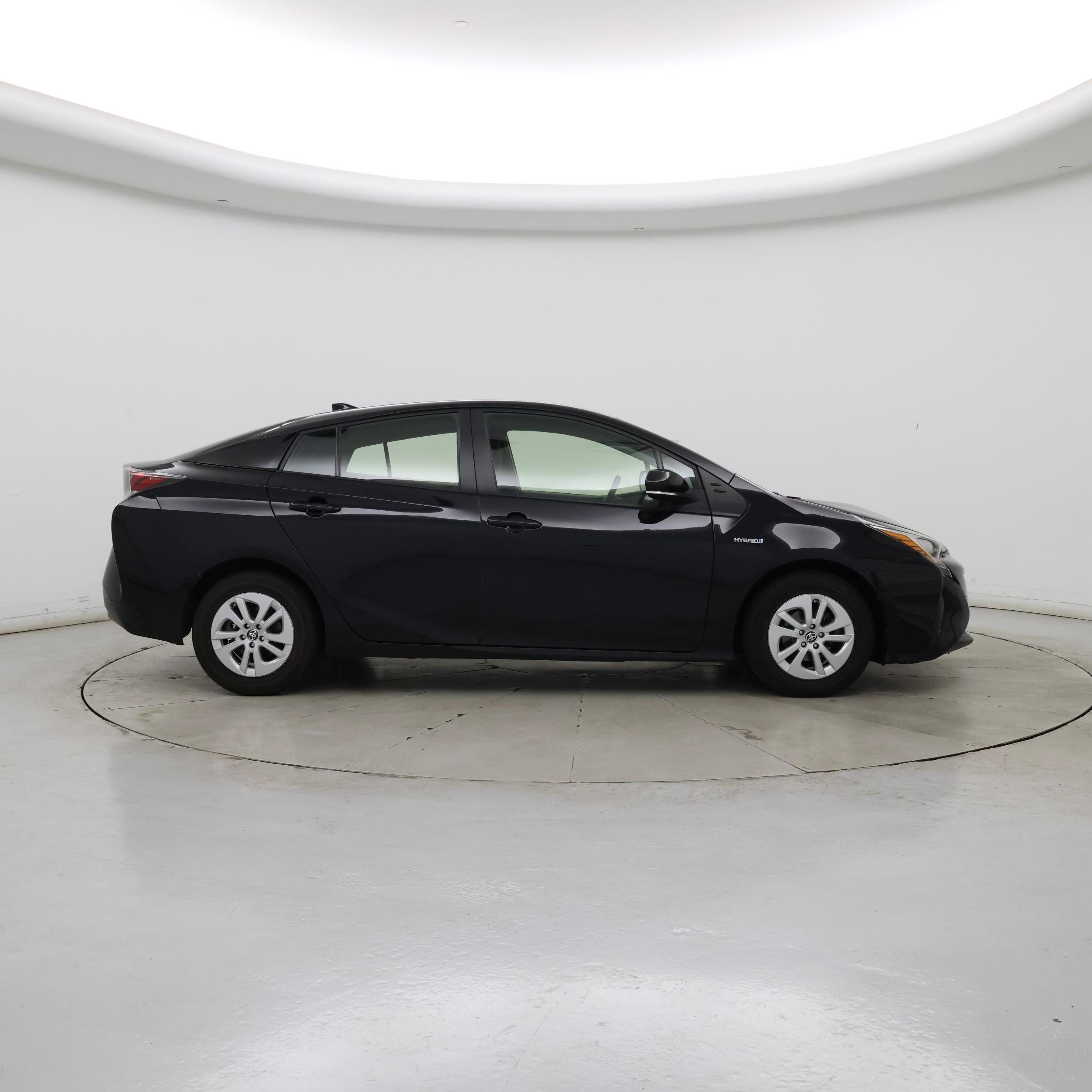 Thumbnail: 2016 Toyota Prius - 7