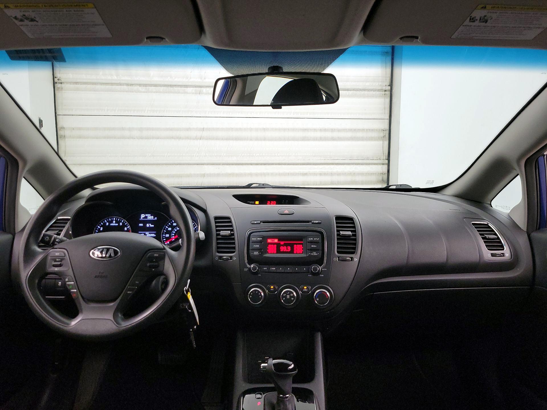 Thumbnail: 2017 Kia Forte - 9
