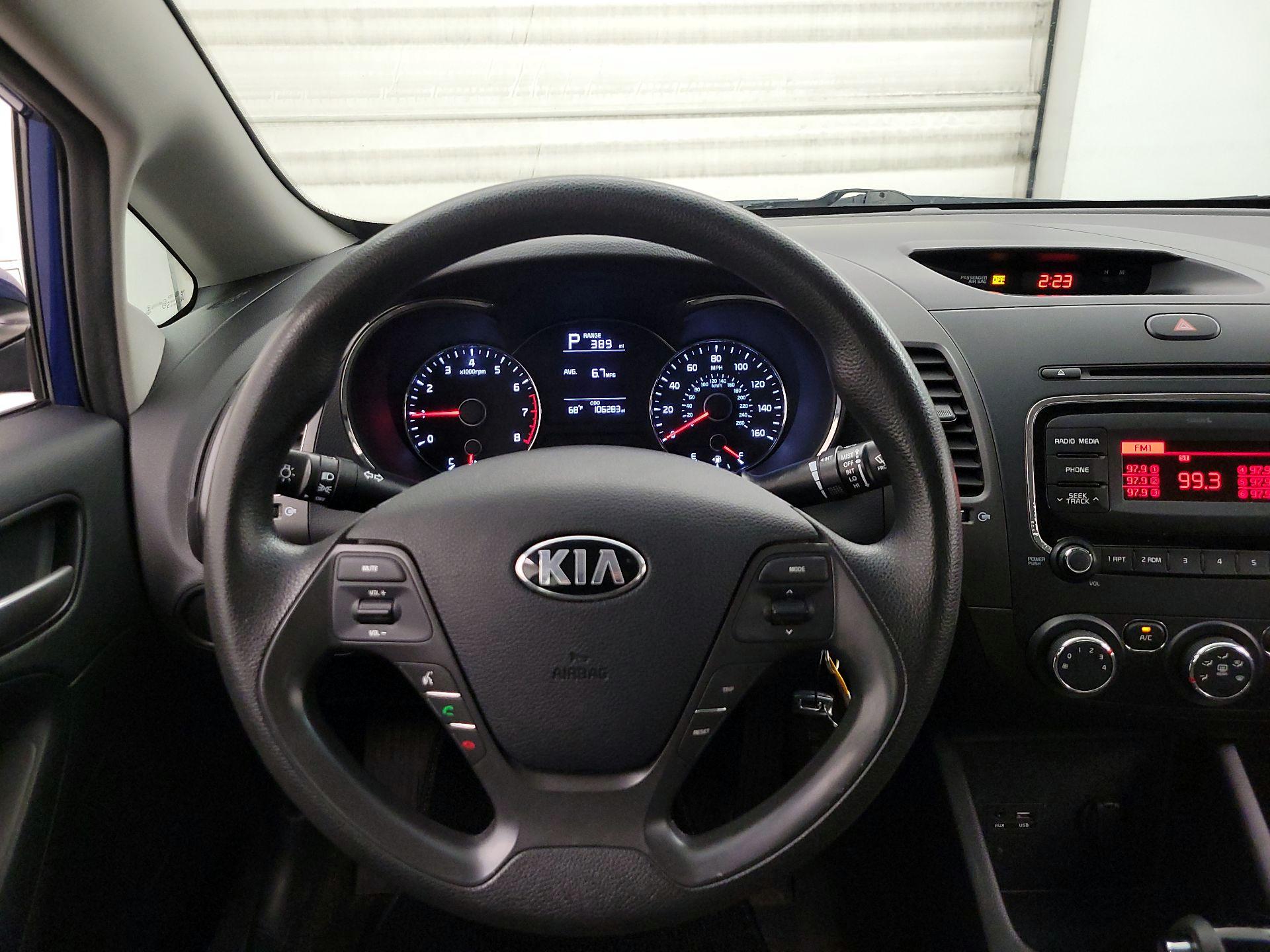 Thumbnail: 2017 Kia Forte - 10
