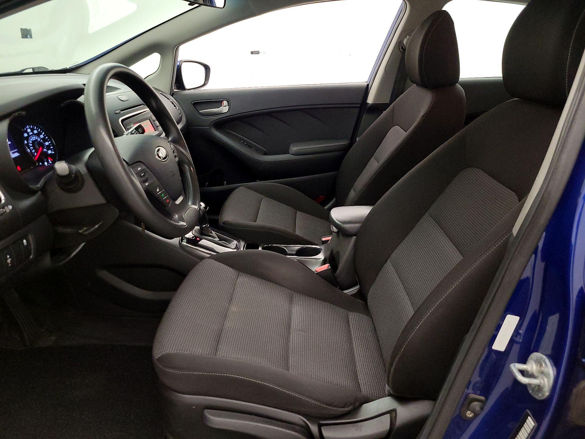 Thumbnail: 2017 Kia Forte - 11