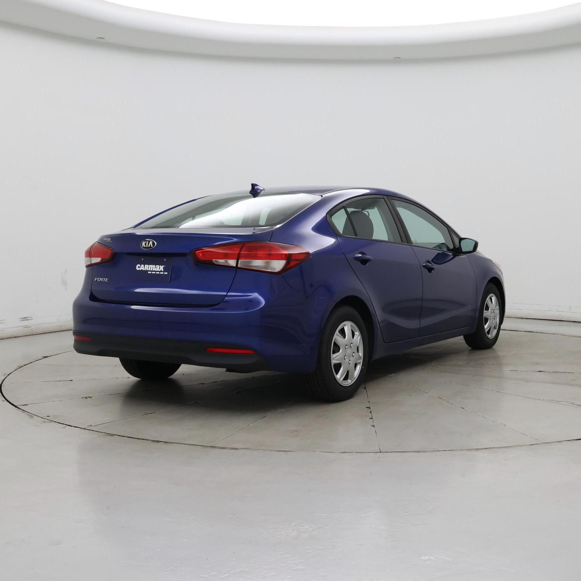 Thumbnail: 2017 Kia Forte - 8