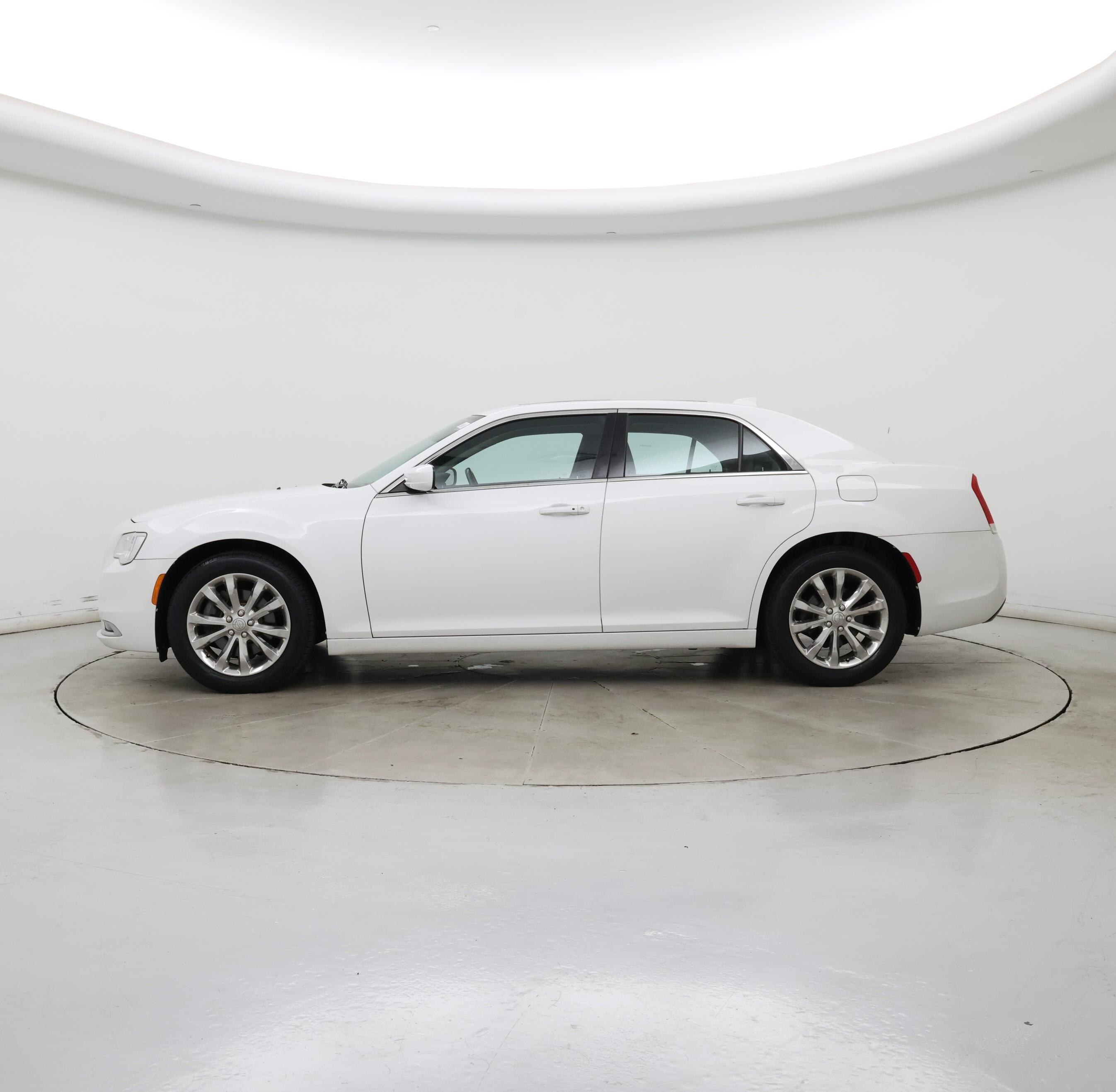 Thumbnail: 2016 Chrysler 300 - 3