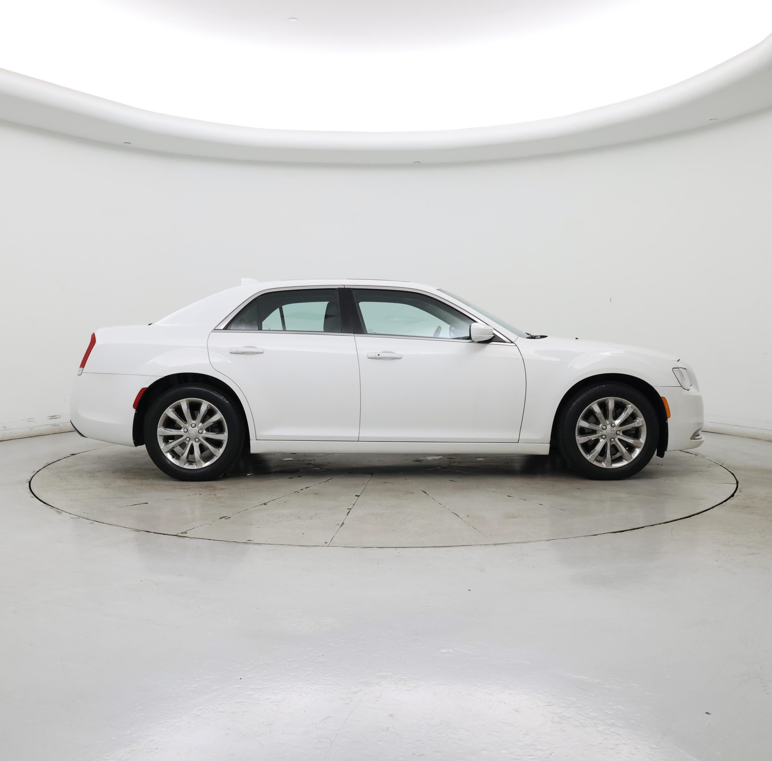 Thumbnail: 2016 Chrysler 300 - 7