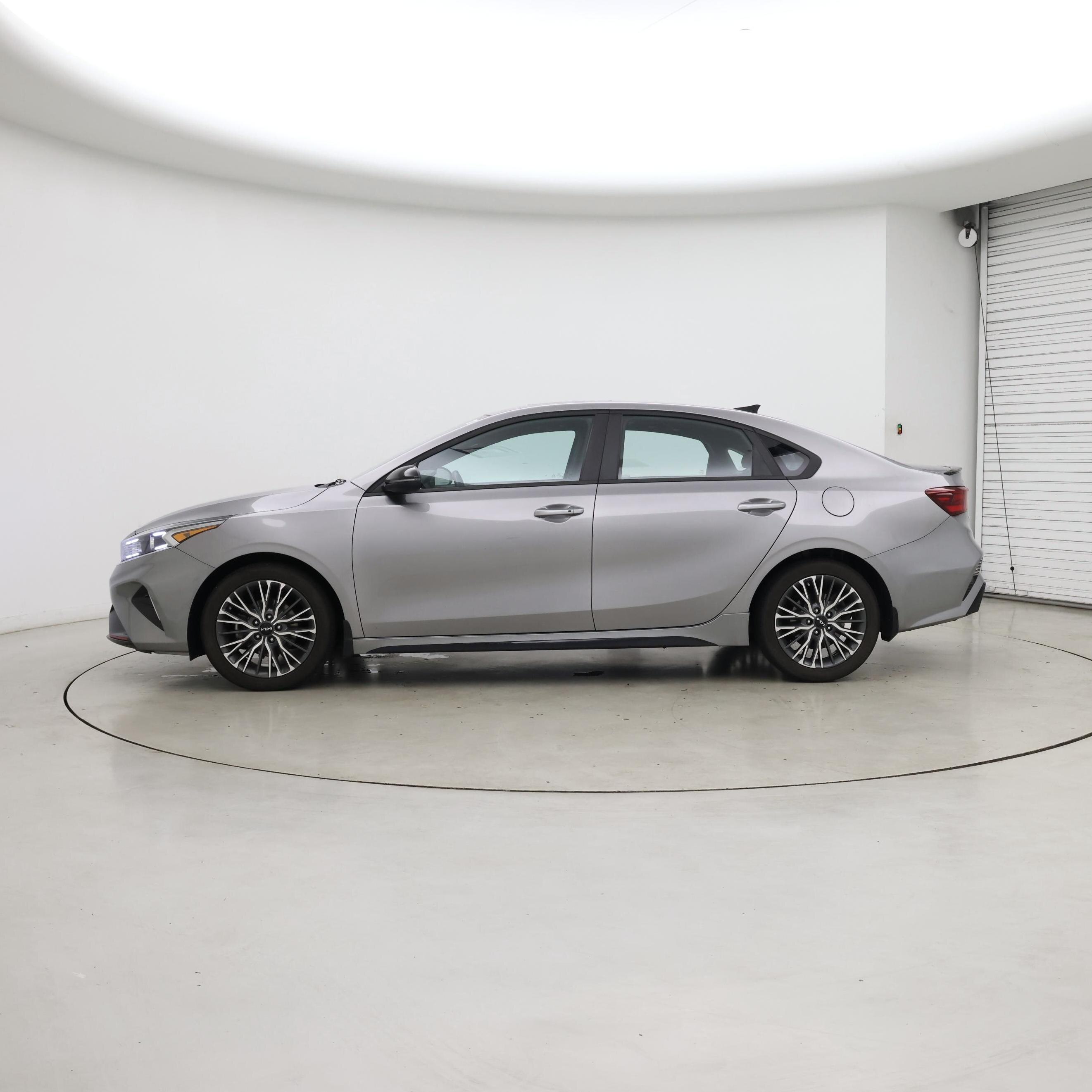 Thumbnail: 2023 Kia Forte - 3