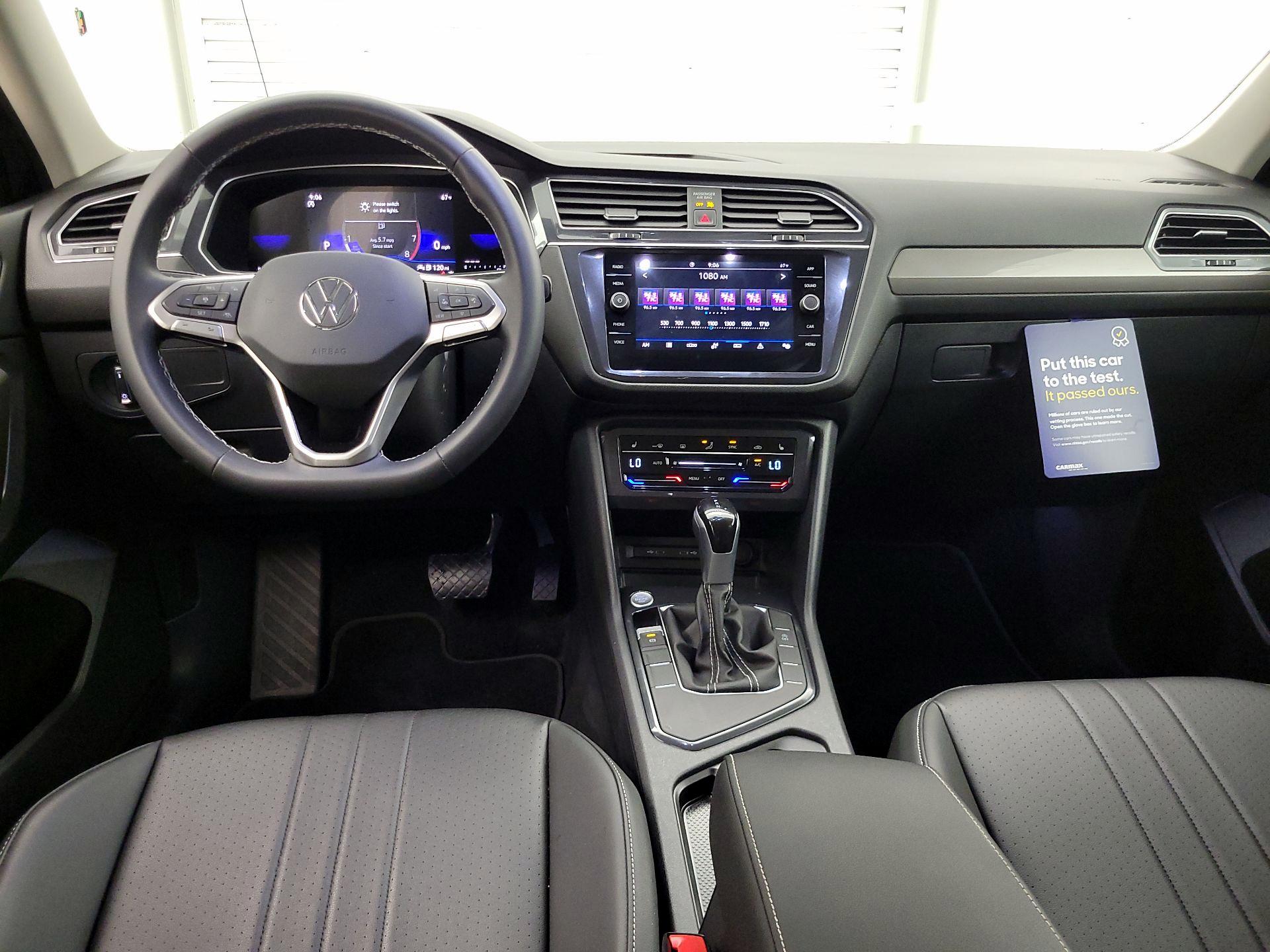 Thumbnail: 2023 Volkswagen Tiguan - 9