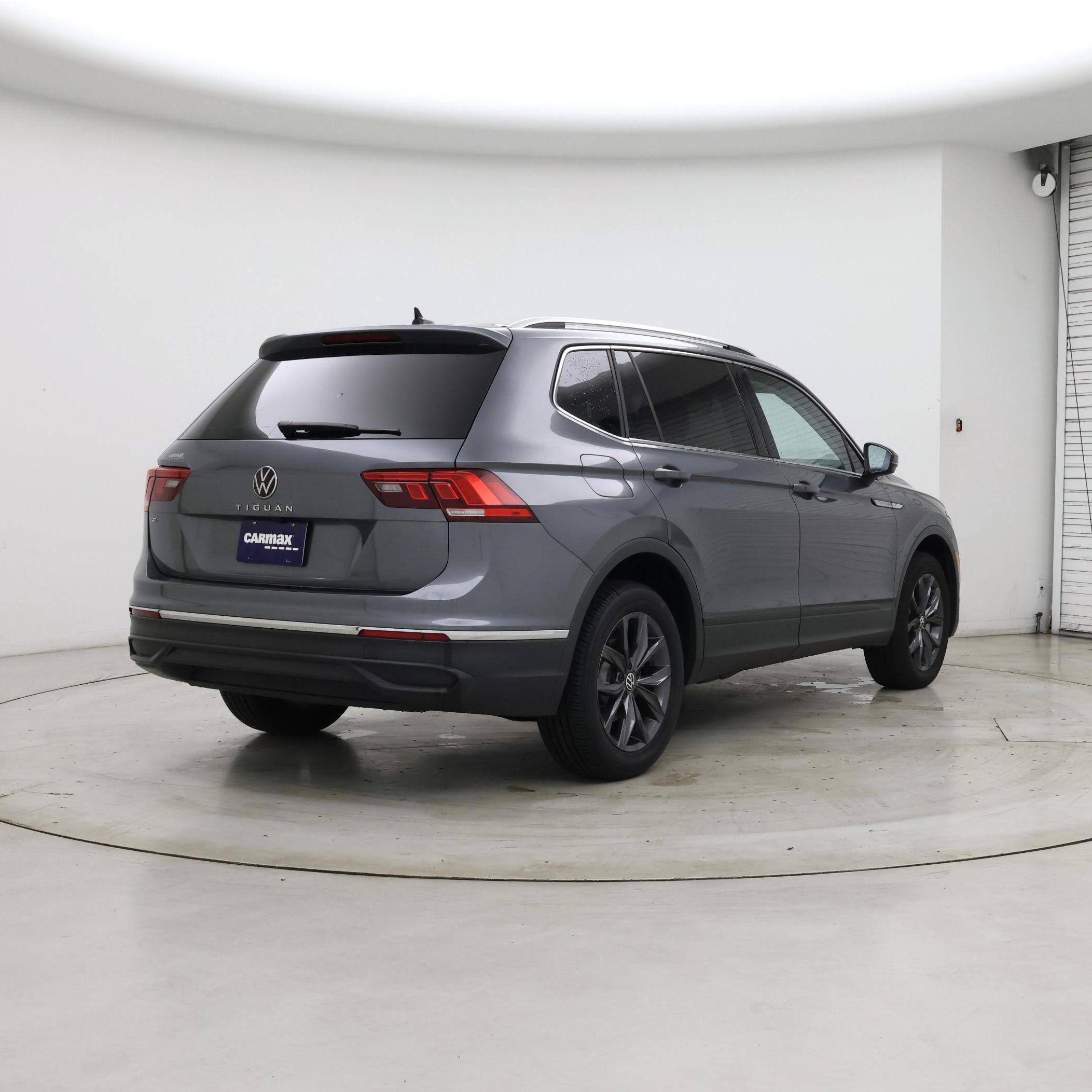 Thumbnail: 2023 Volkswagen Tiguan - 8