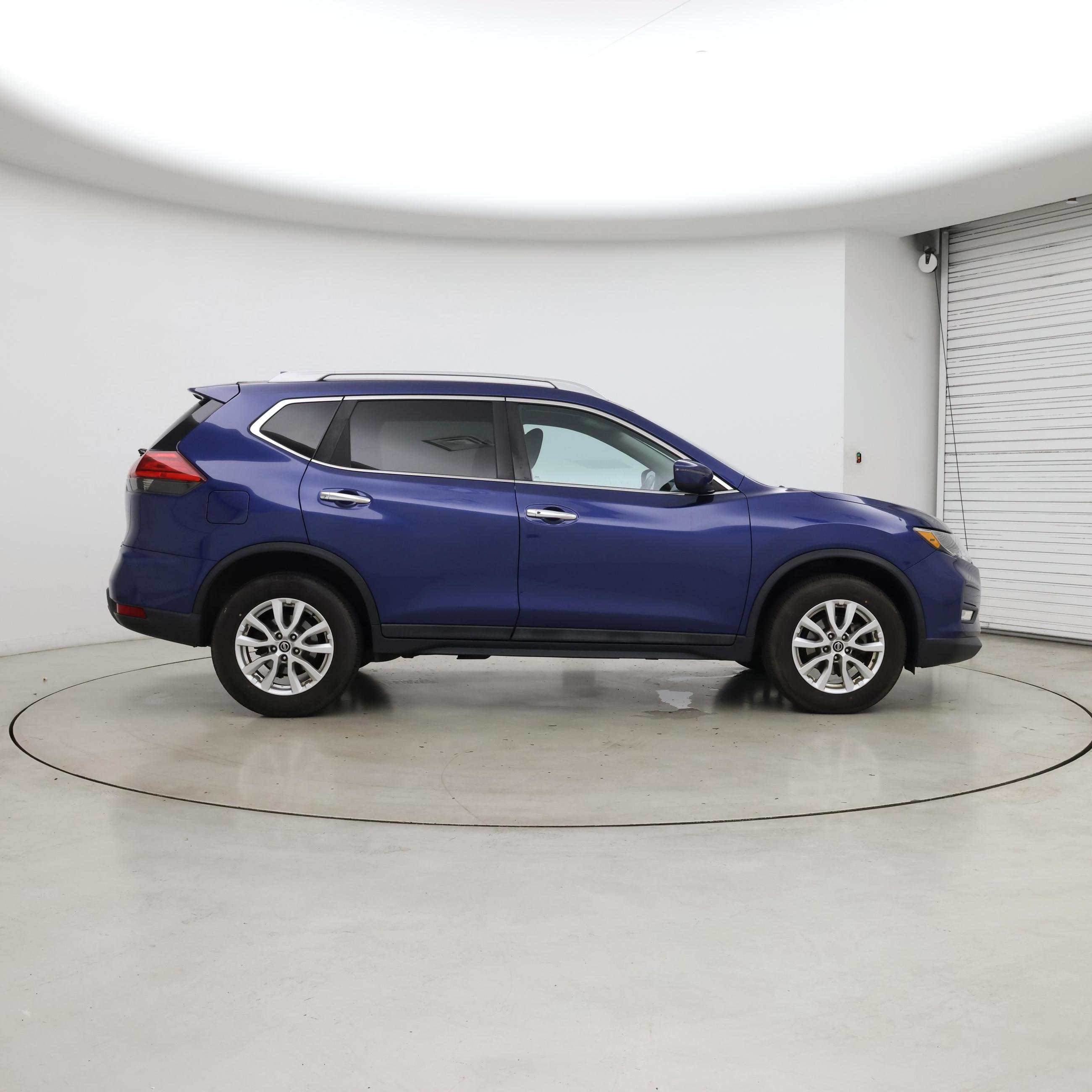 Thumbnail: 2017 Nissan Rogue - 7